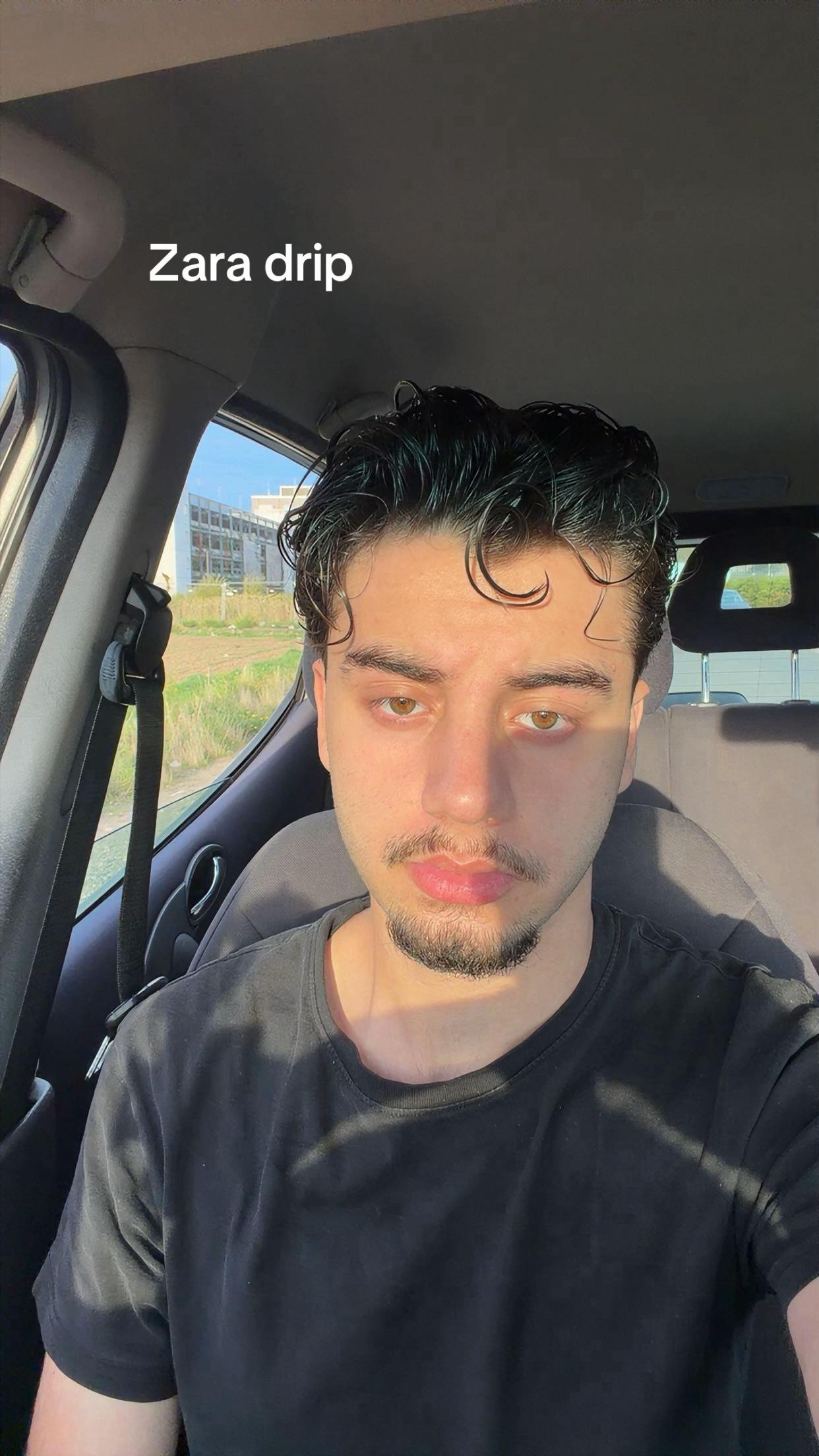 @🦊