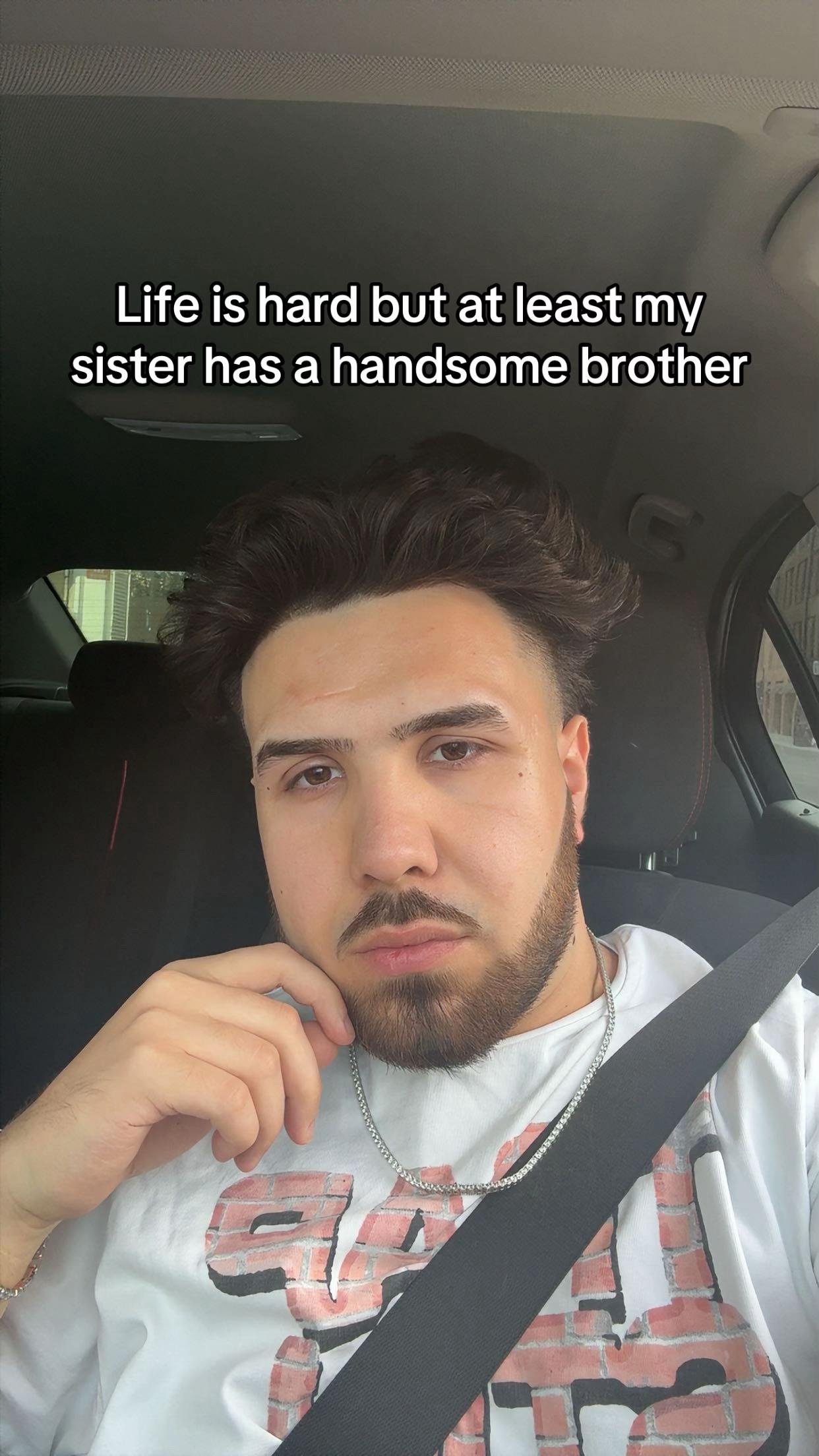 @Sam🤩