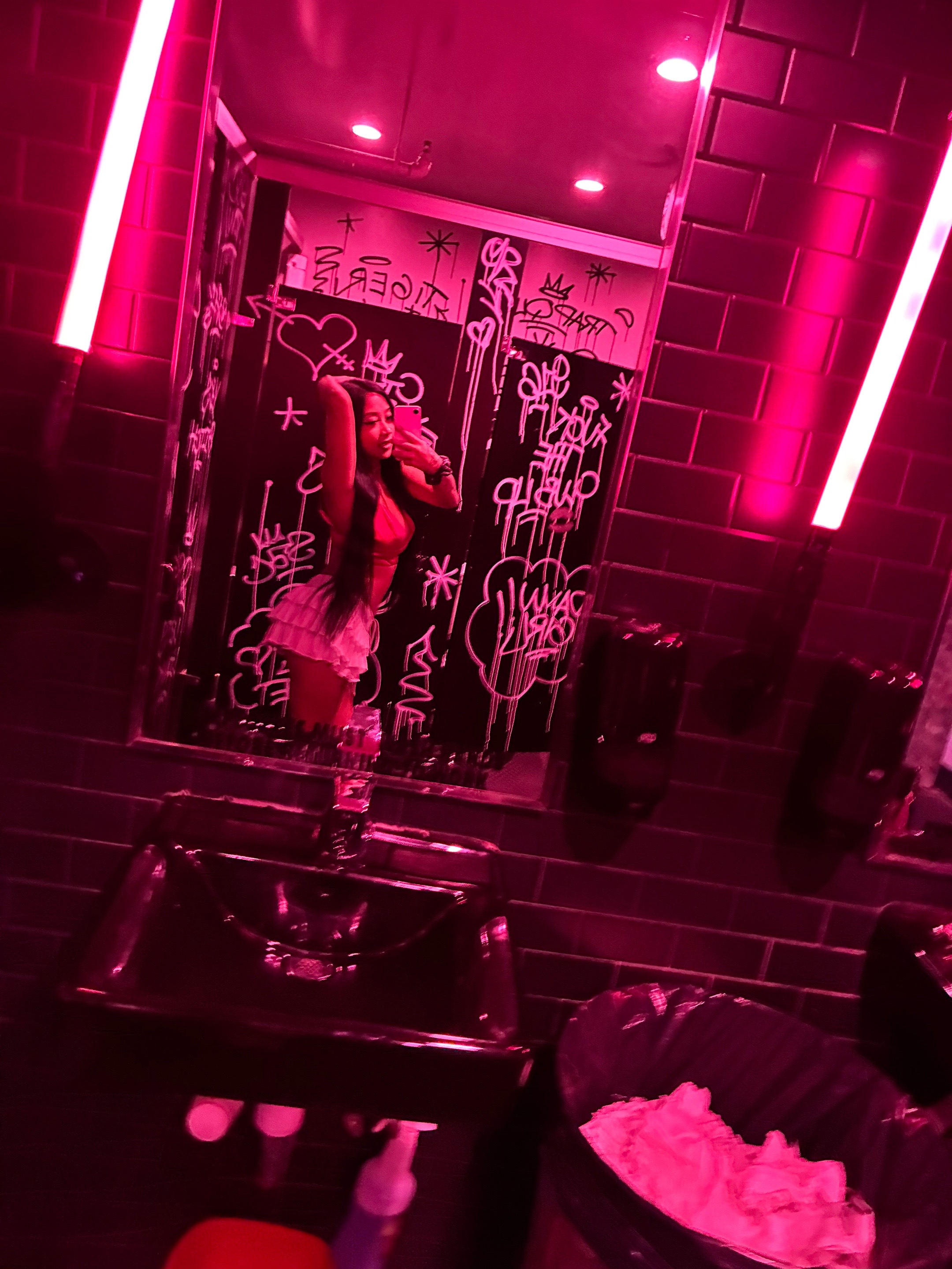 @𝕬𝖓𝖙𝖔𝖎𝖓𝖊𝖙𝖙𝖊💋🎭