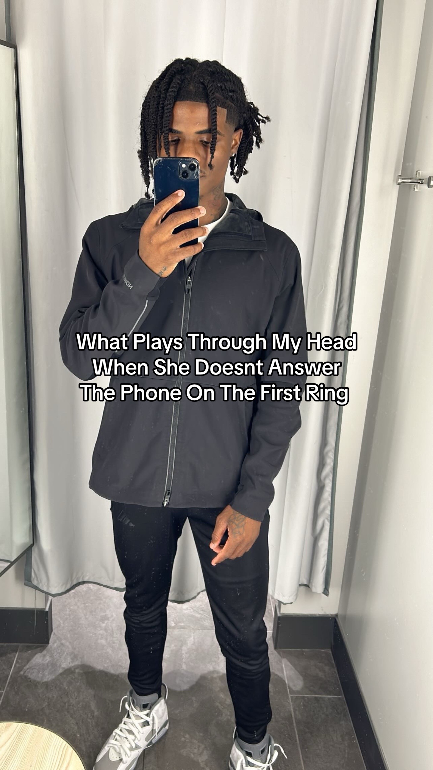 @℣
