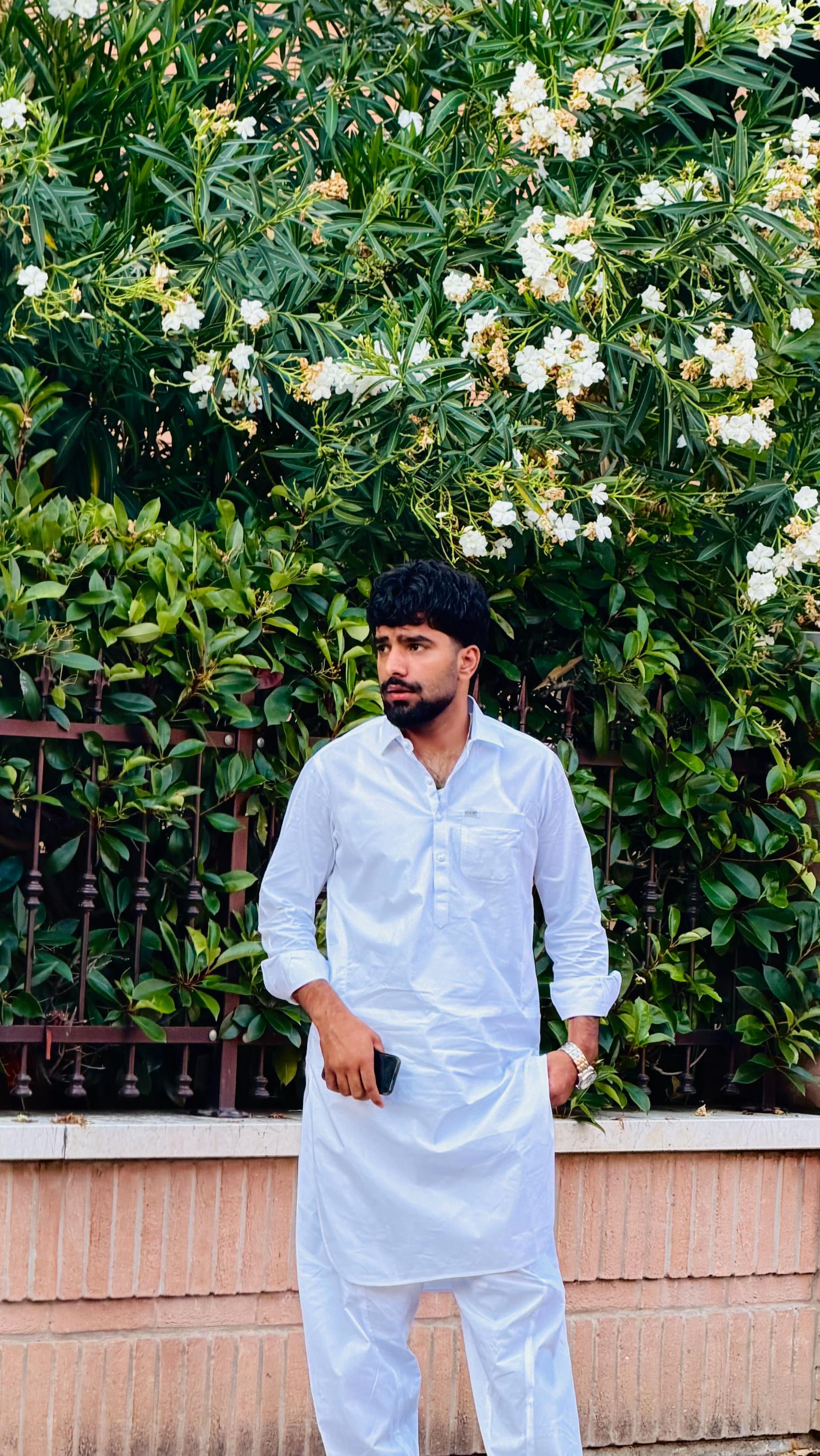 @ARبAAZ 🤍🌏
