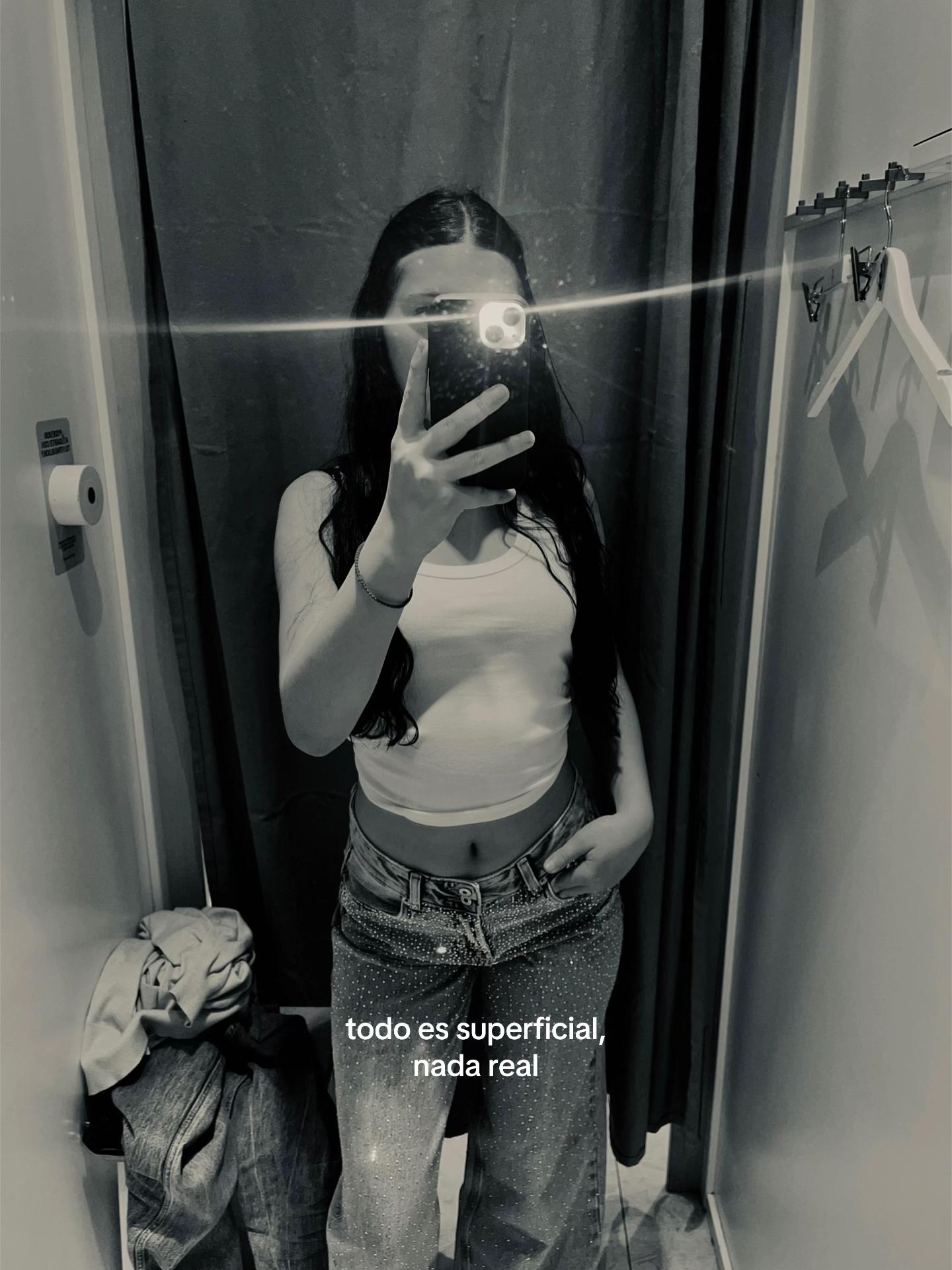 @luciaaseecret