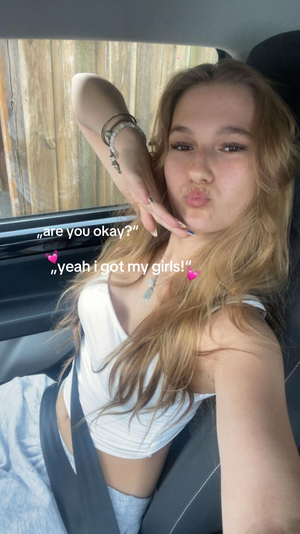 @Izzy★