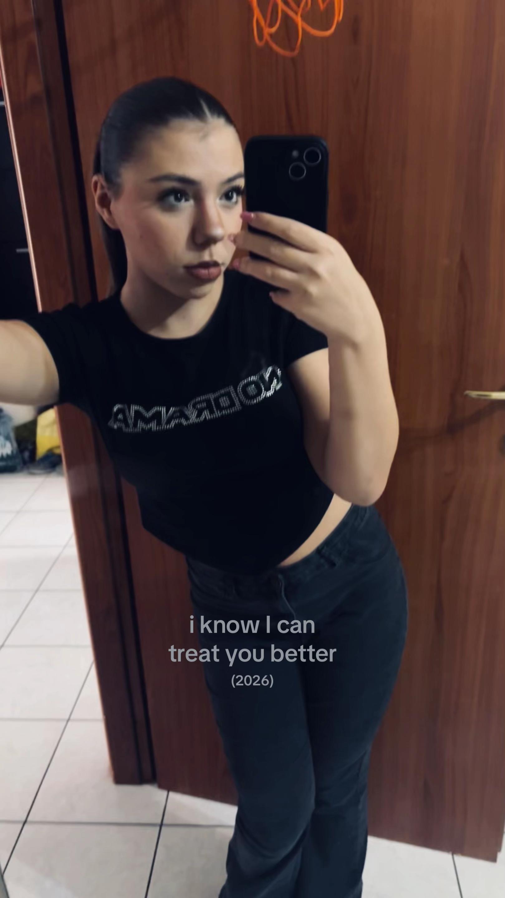 @𝟐𝟐