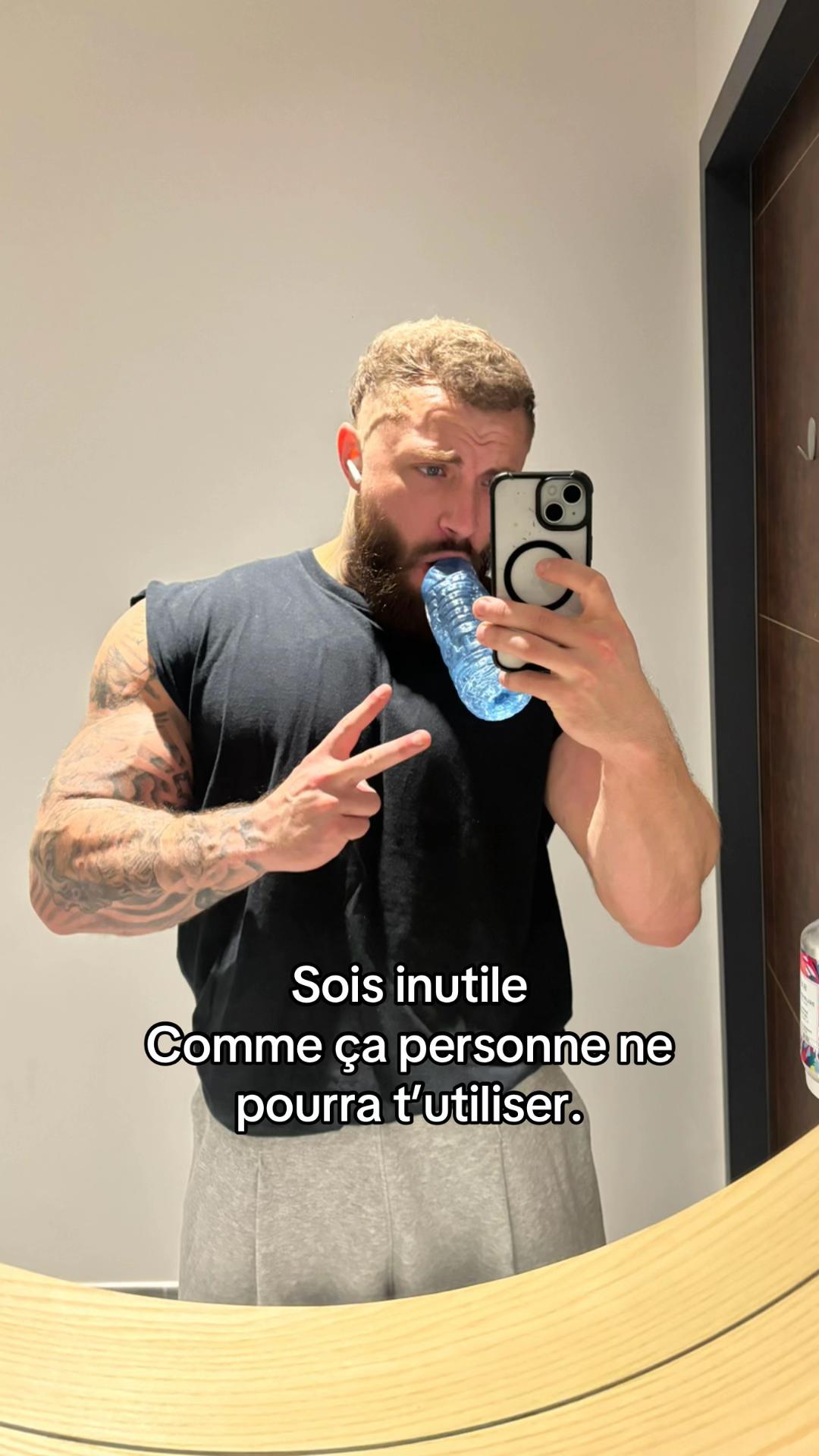 @Venzira