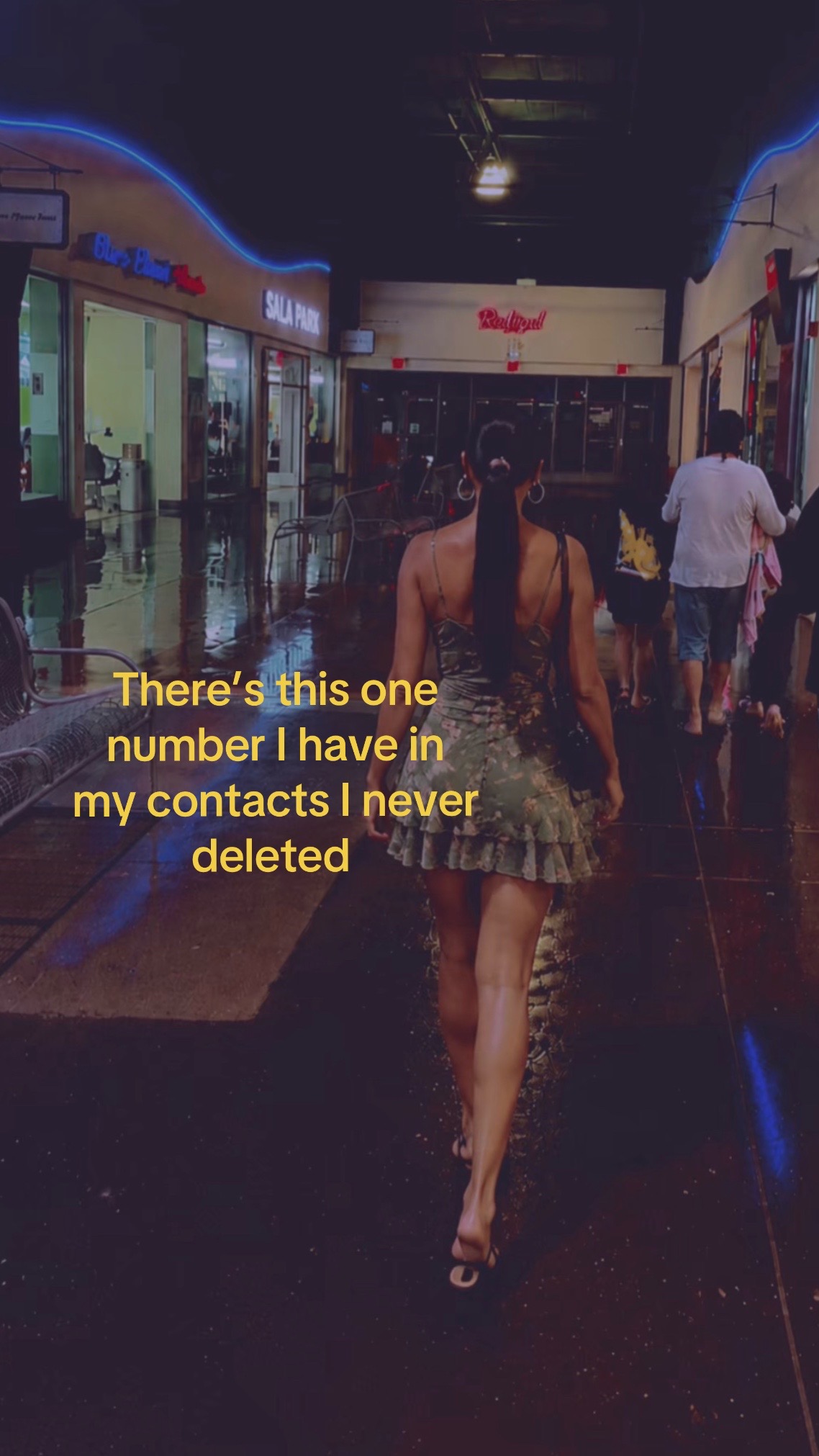 @𝒱