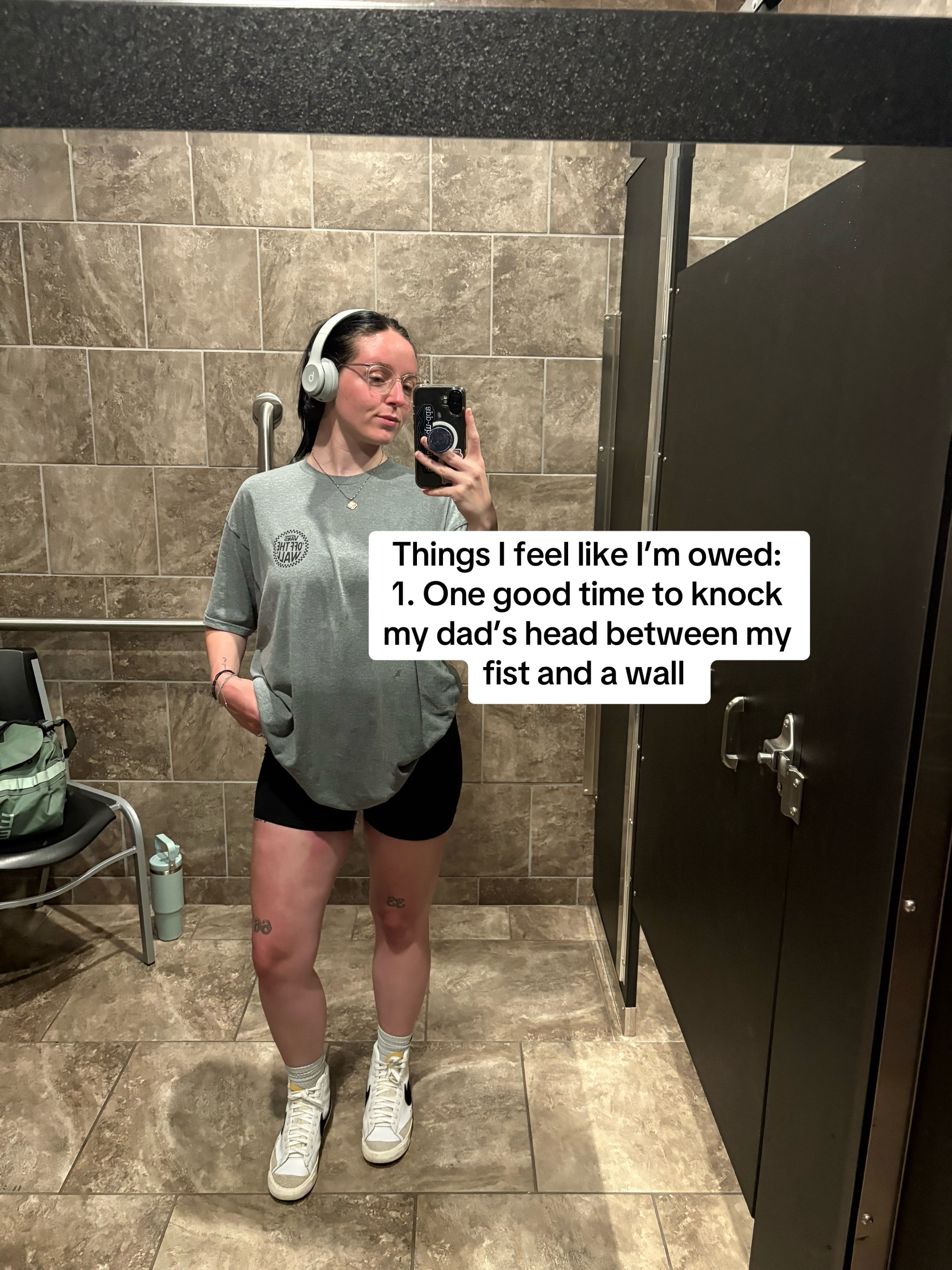 @readingnrotting_