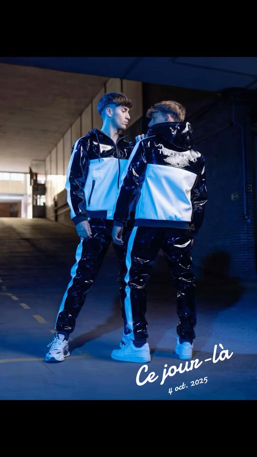 @LeoLoveSneakers
