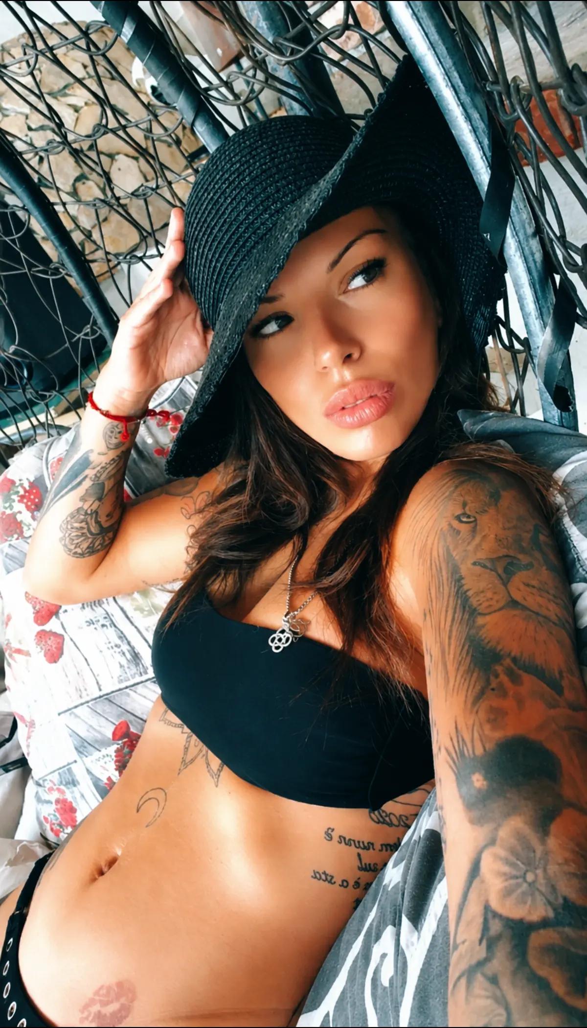 @⚜️❤🔥LA REGINA DI TIK TOK🌹🐿