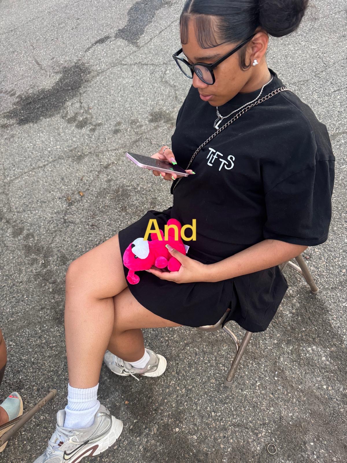 @𖦹The weirdo𖦹
