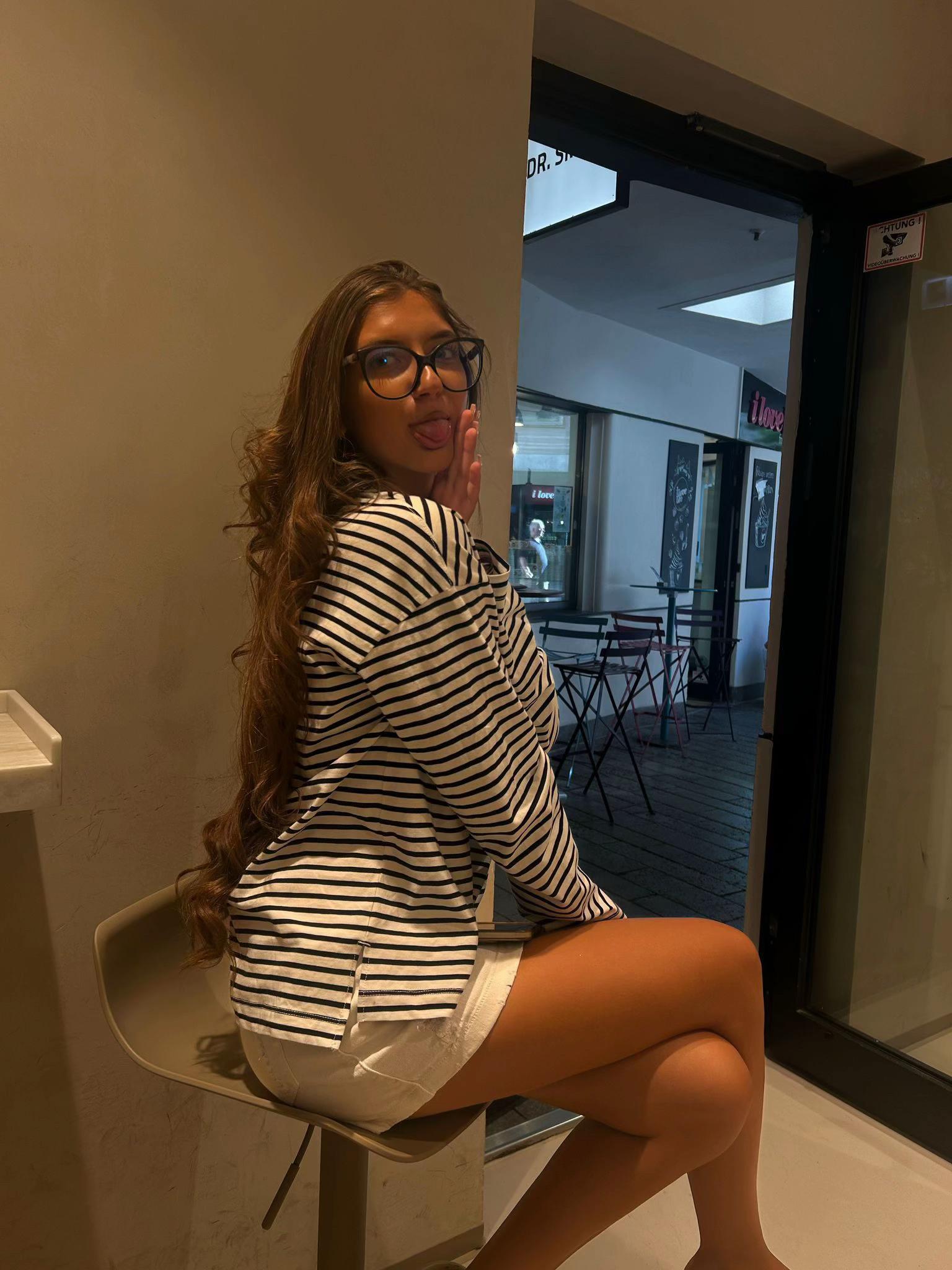 @A L E