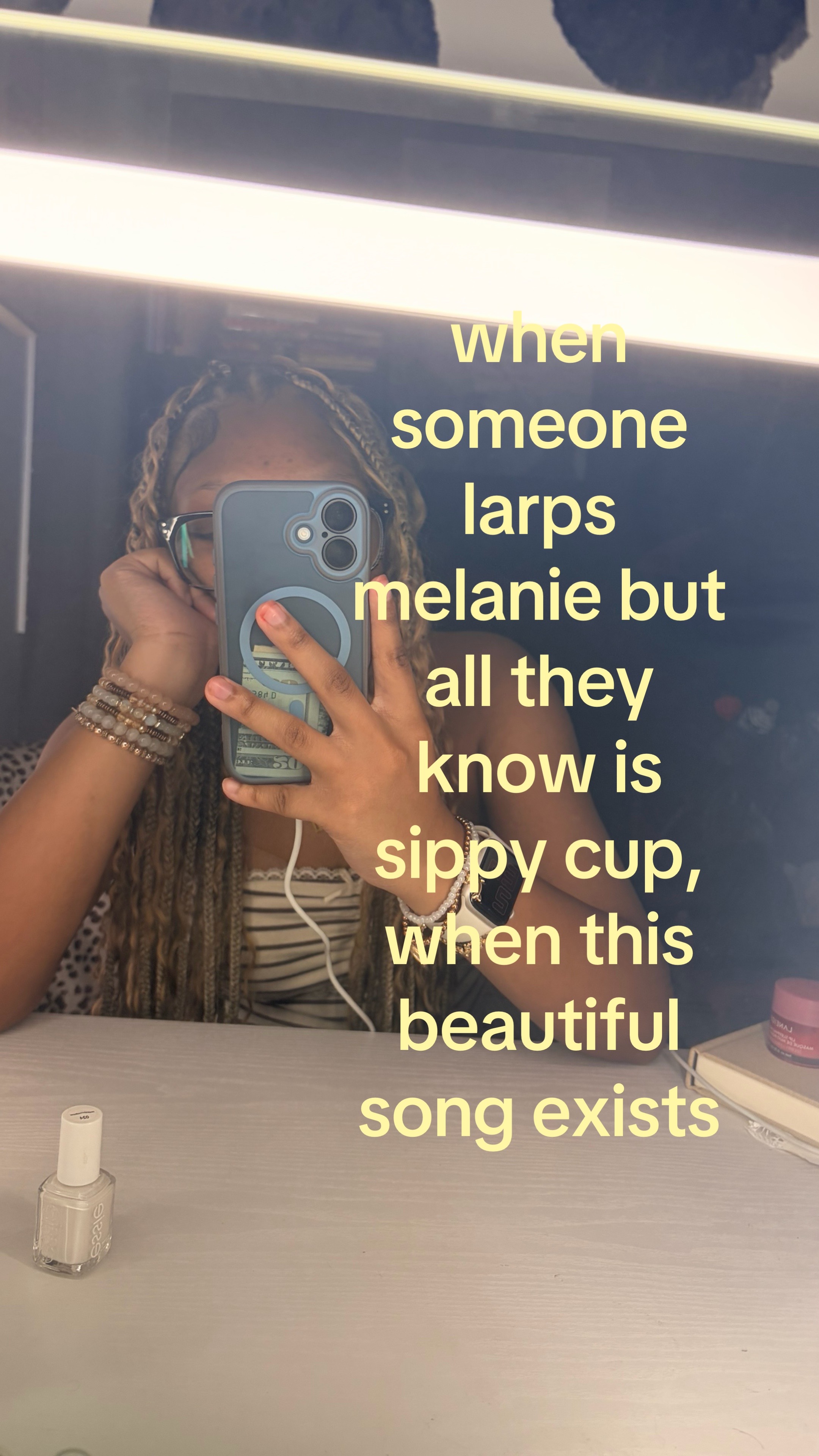 @livelaughllovemari