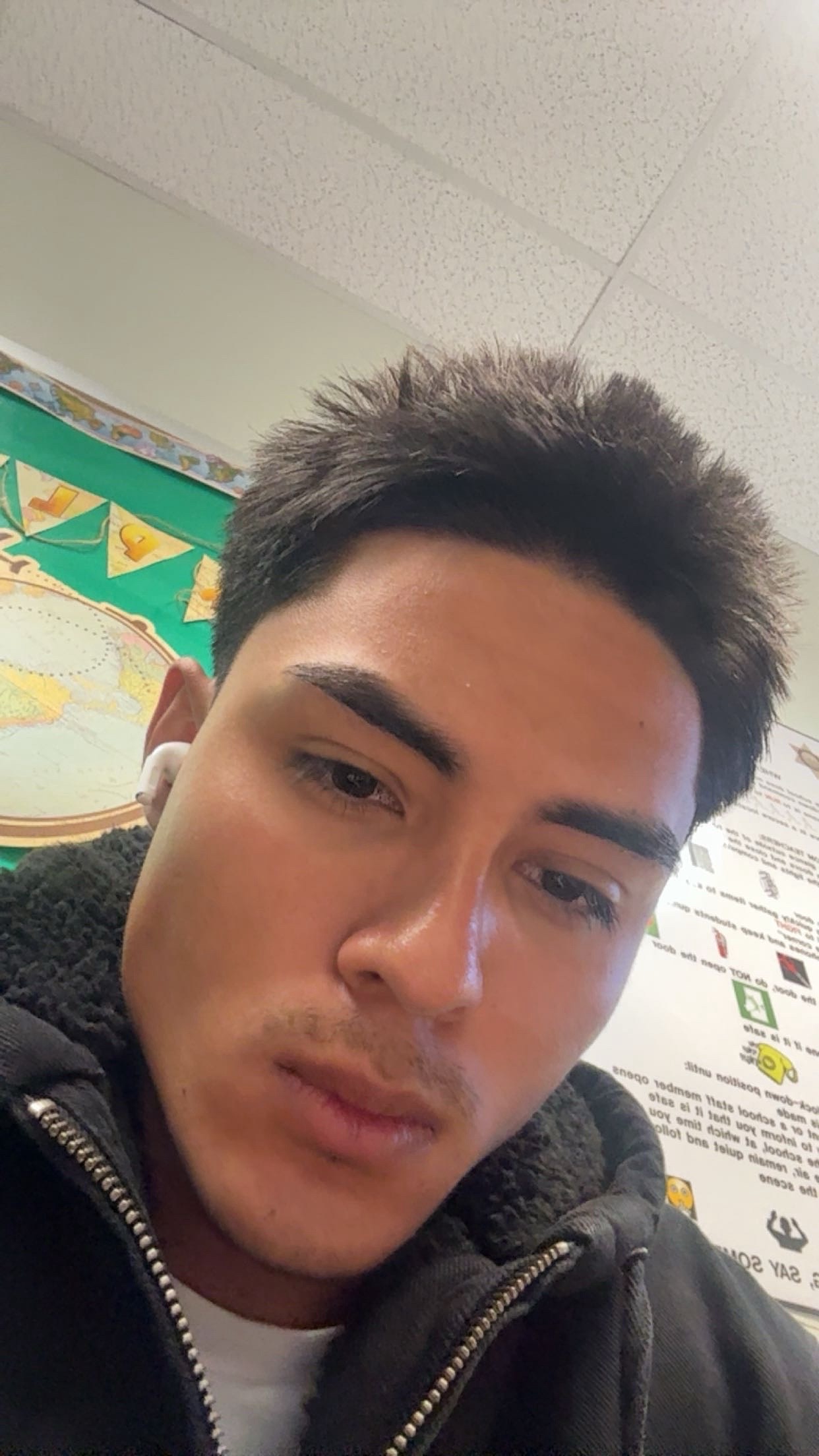 @𝒩