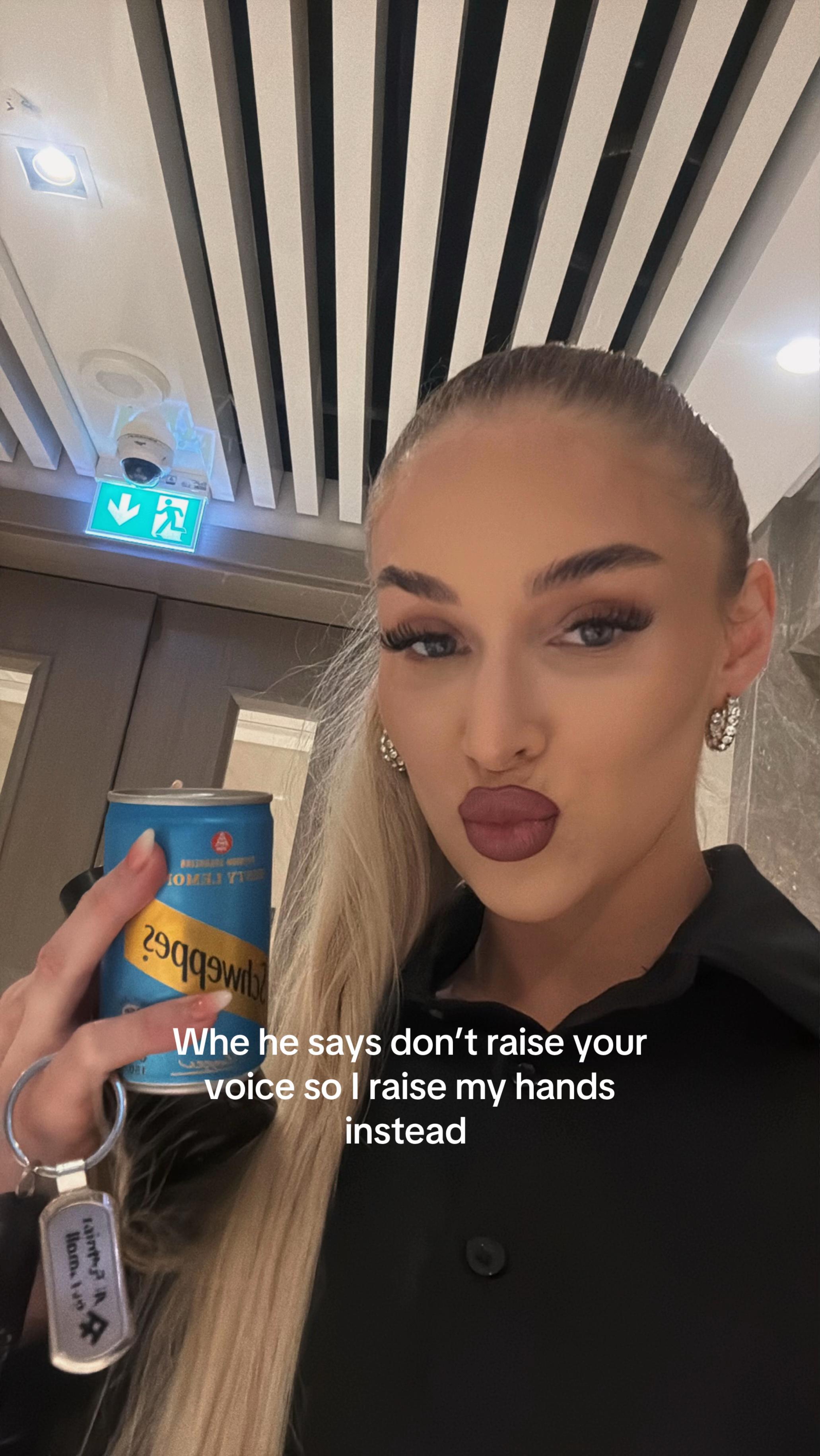 @Vanessa ๐ธ๐ฐ