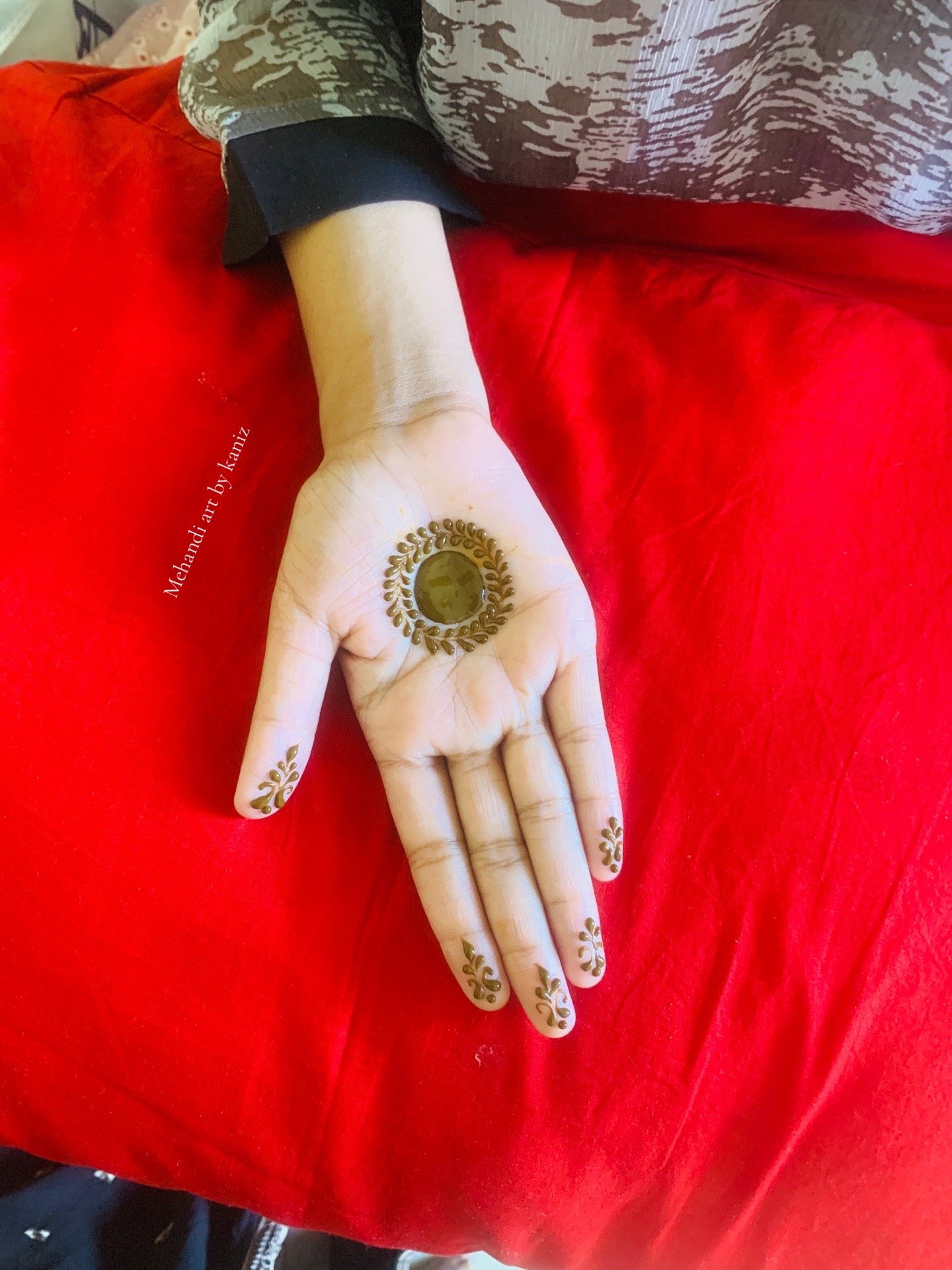 @Mehandi art by kaniz
