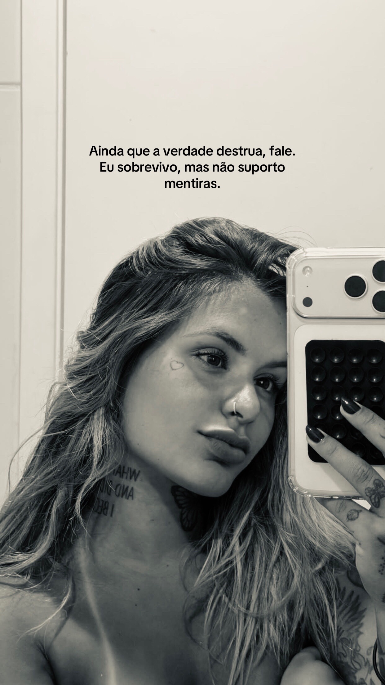 @✶