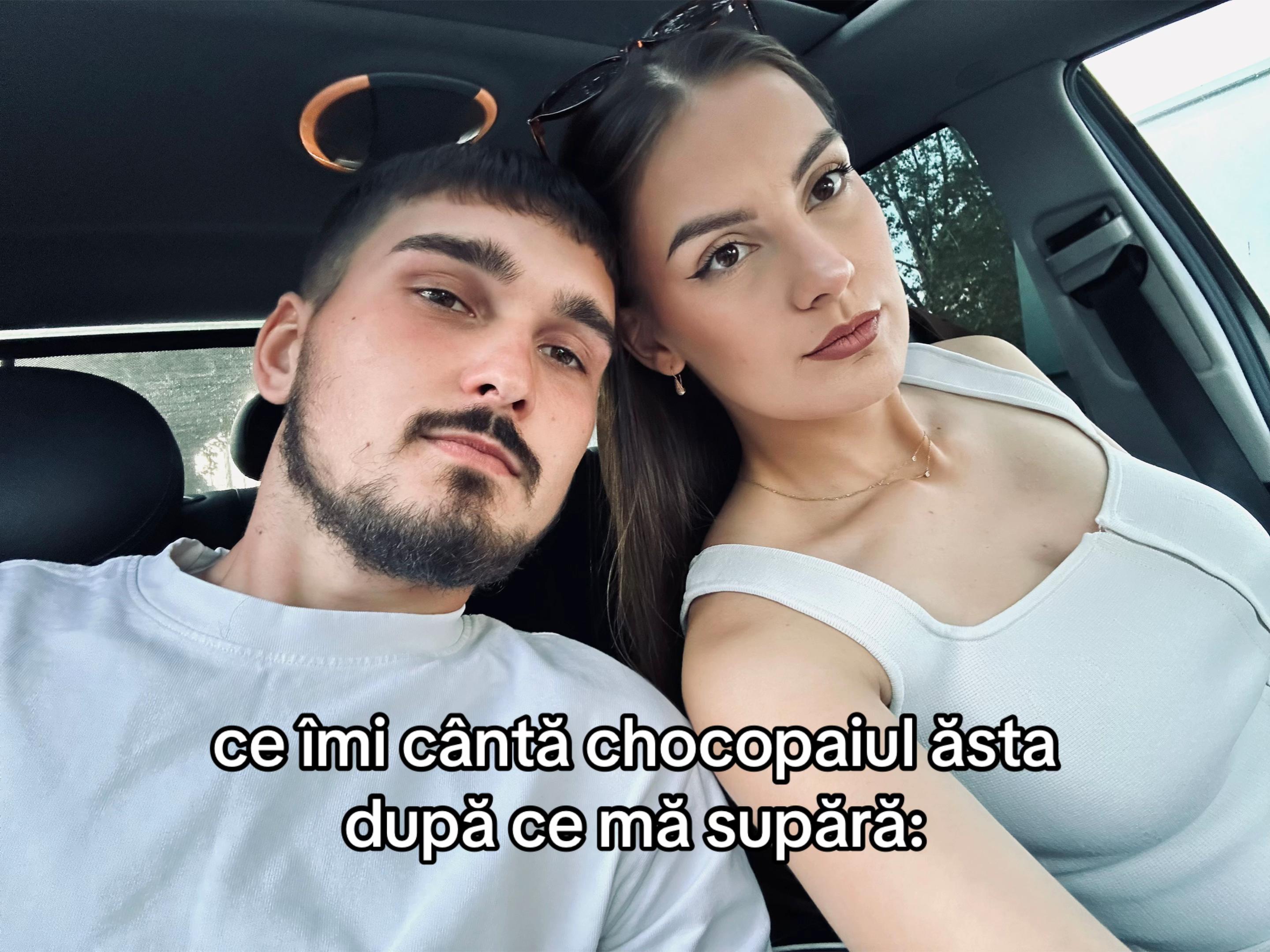 @))))