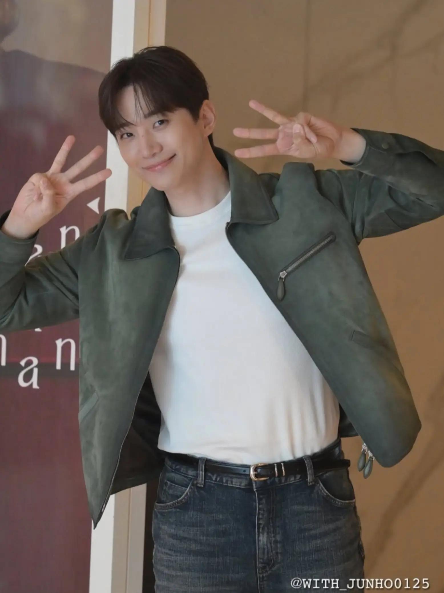 @Junho_onLeeyz