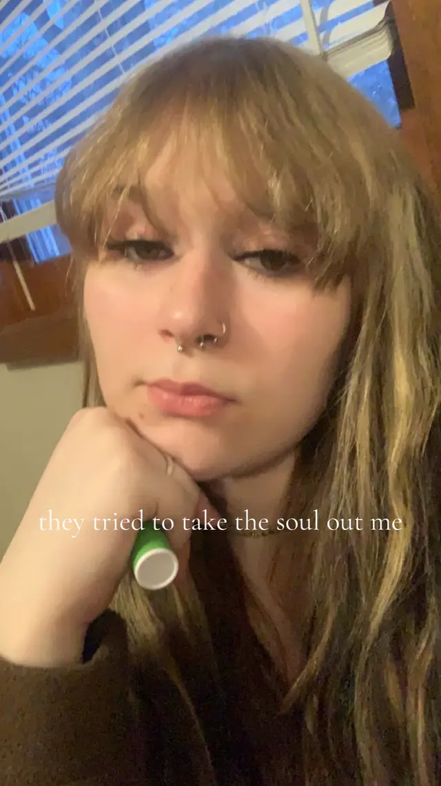 @𖣂
