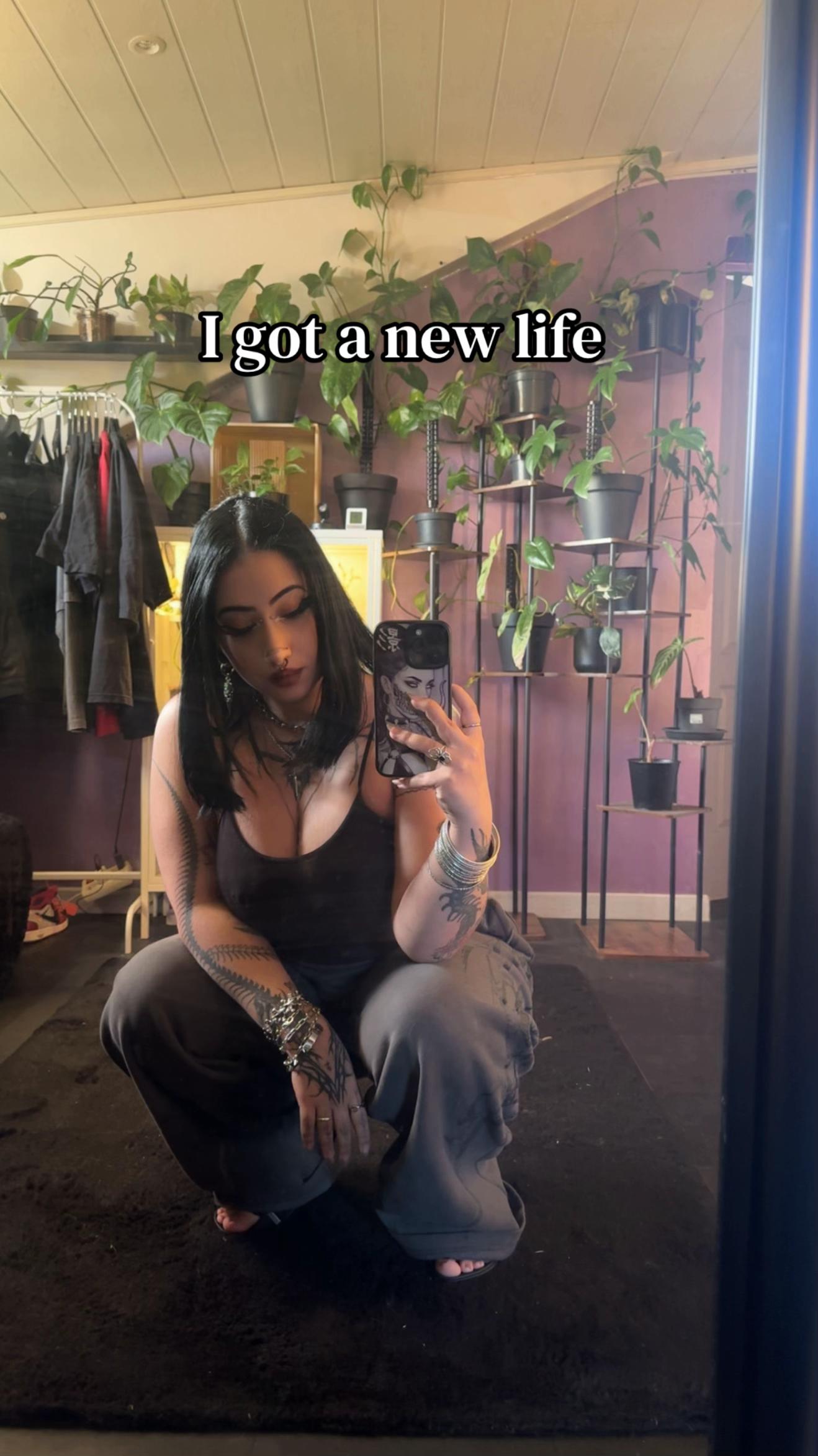 @Demon Girl 🖤