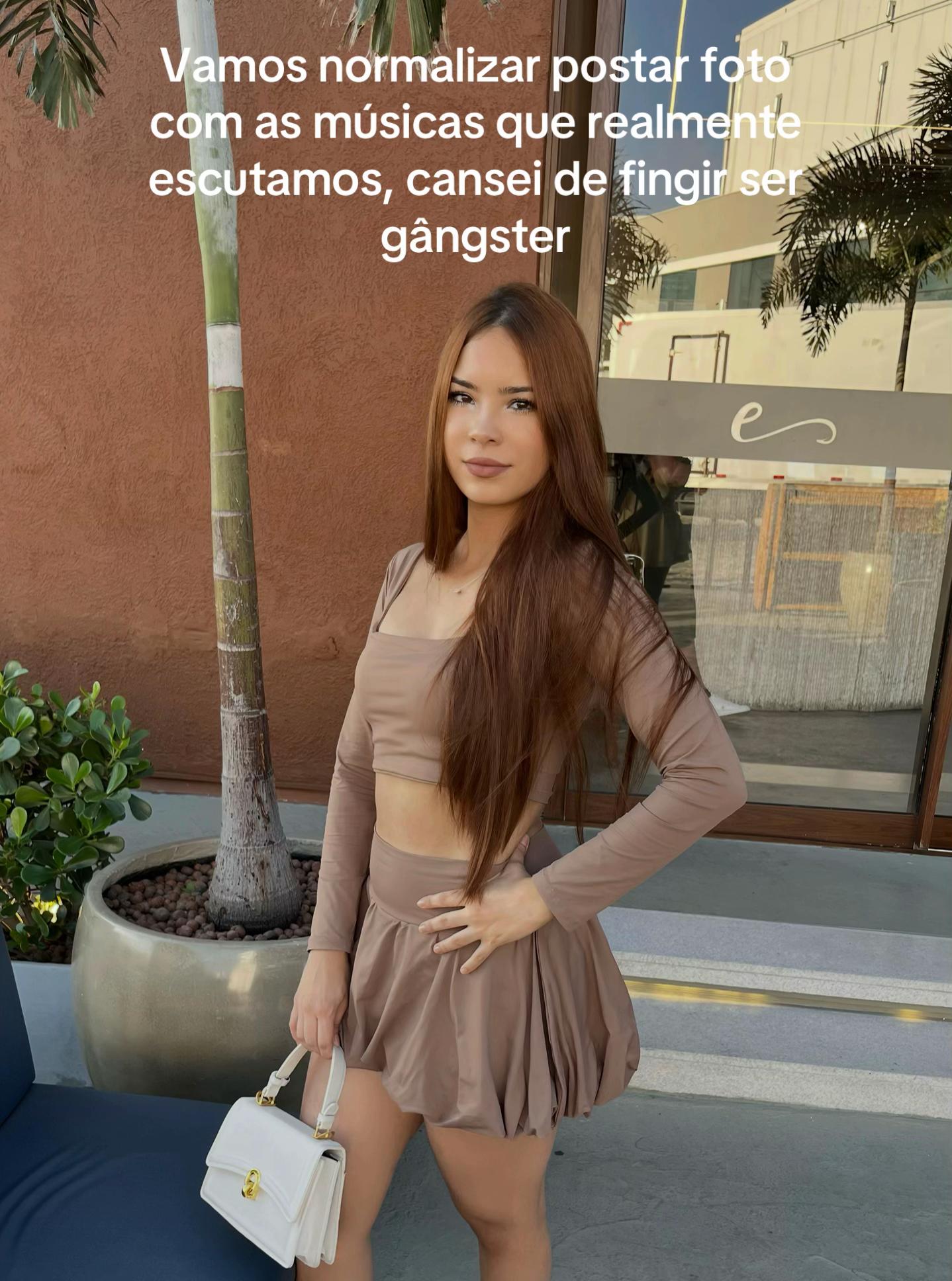 @Julia Mello