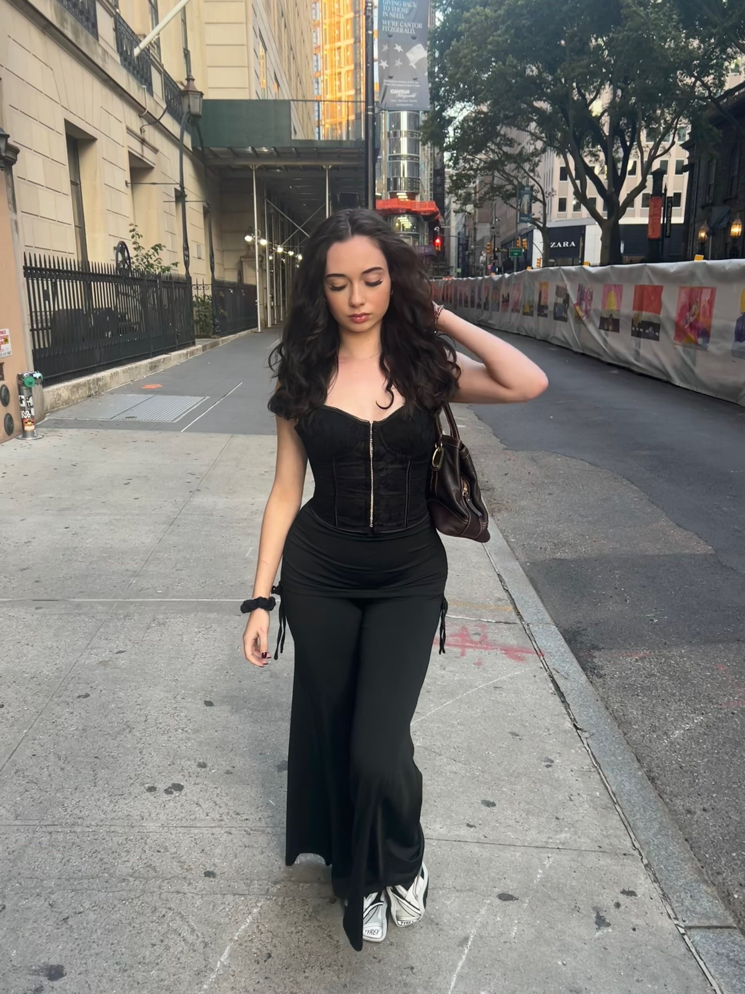 @laurennveronica