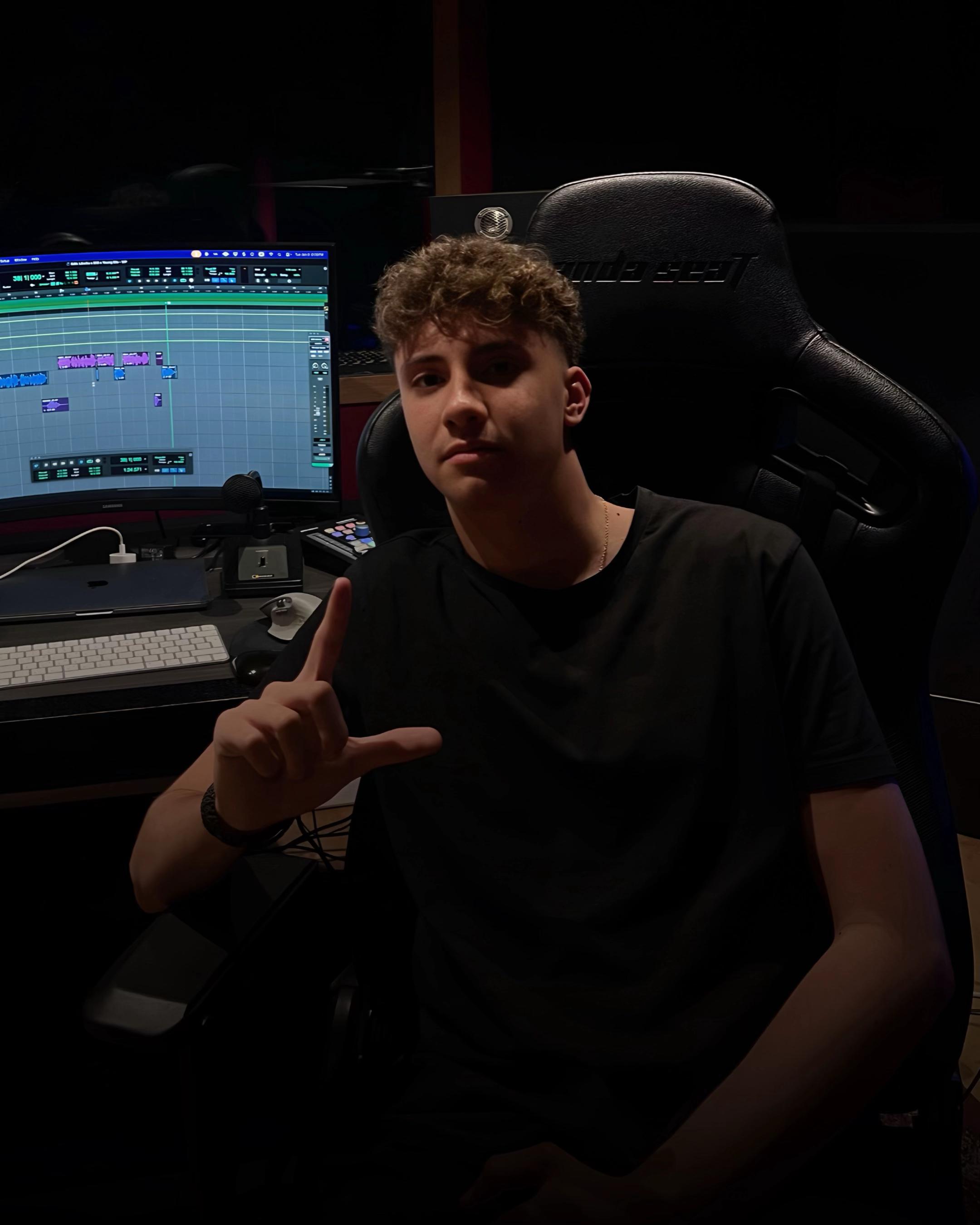 @Greek Trap Lyrics