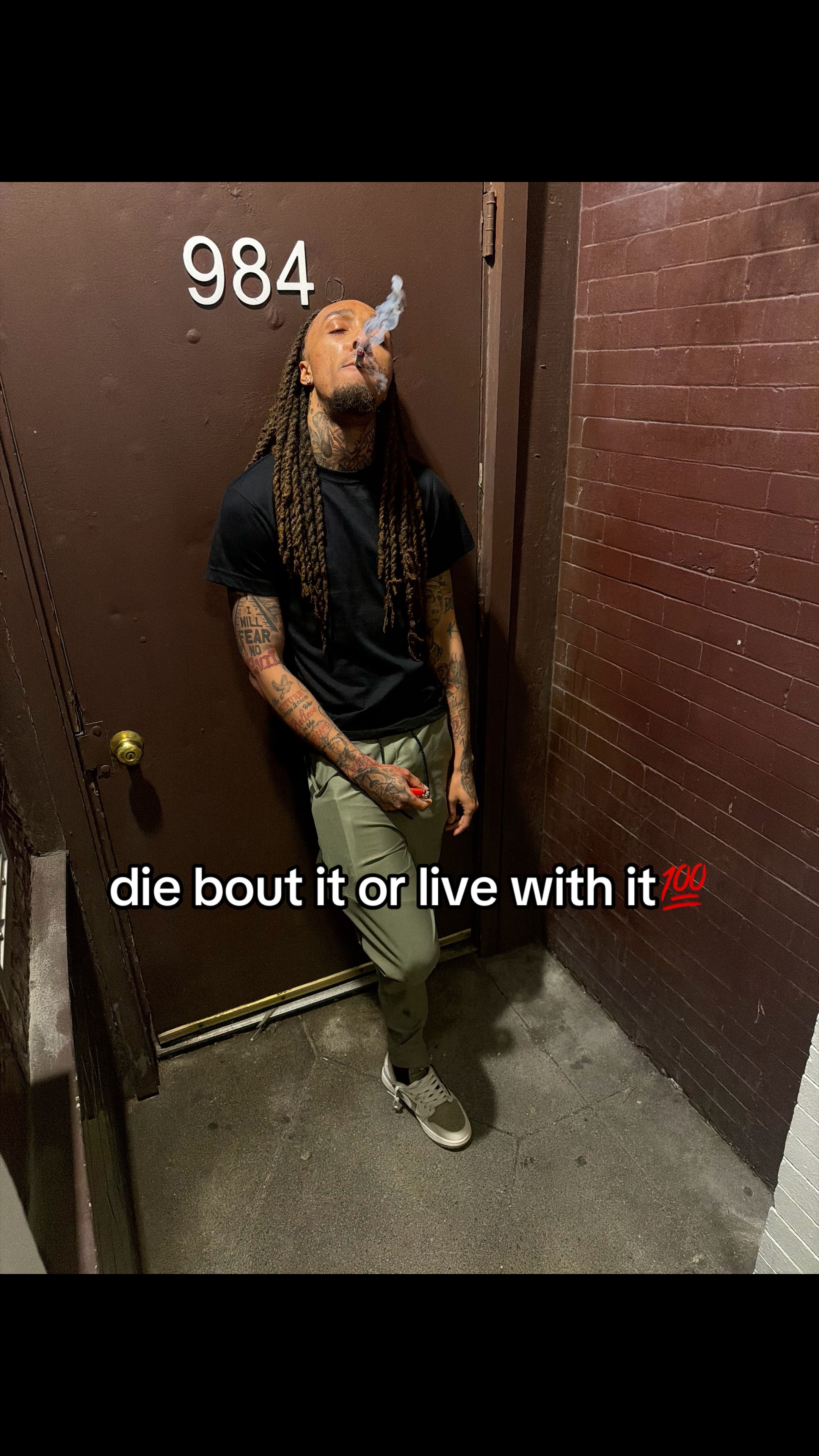 @⃟