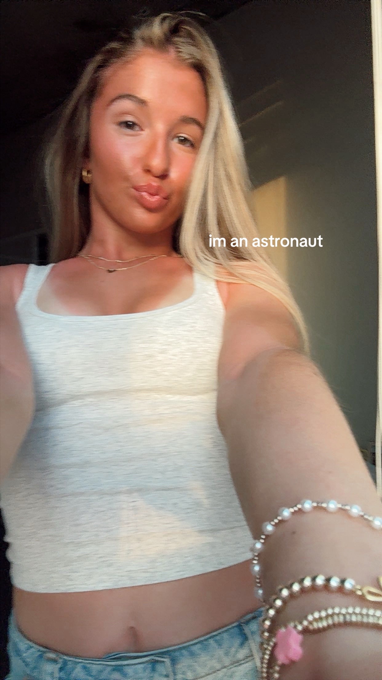 @bella