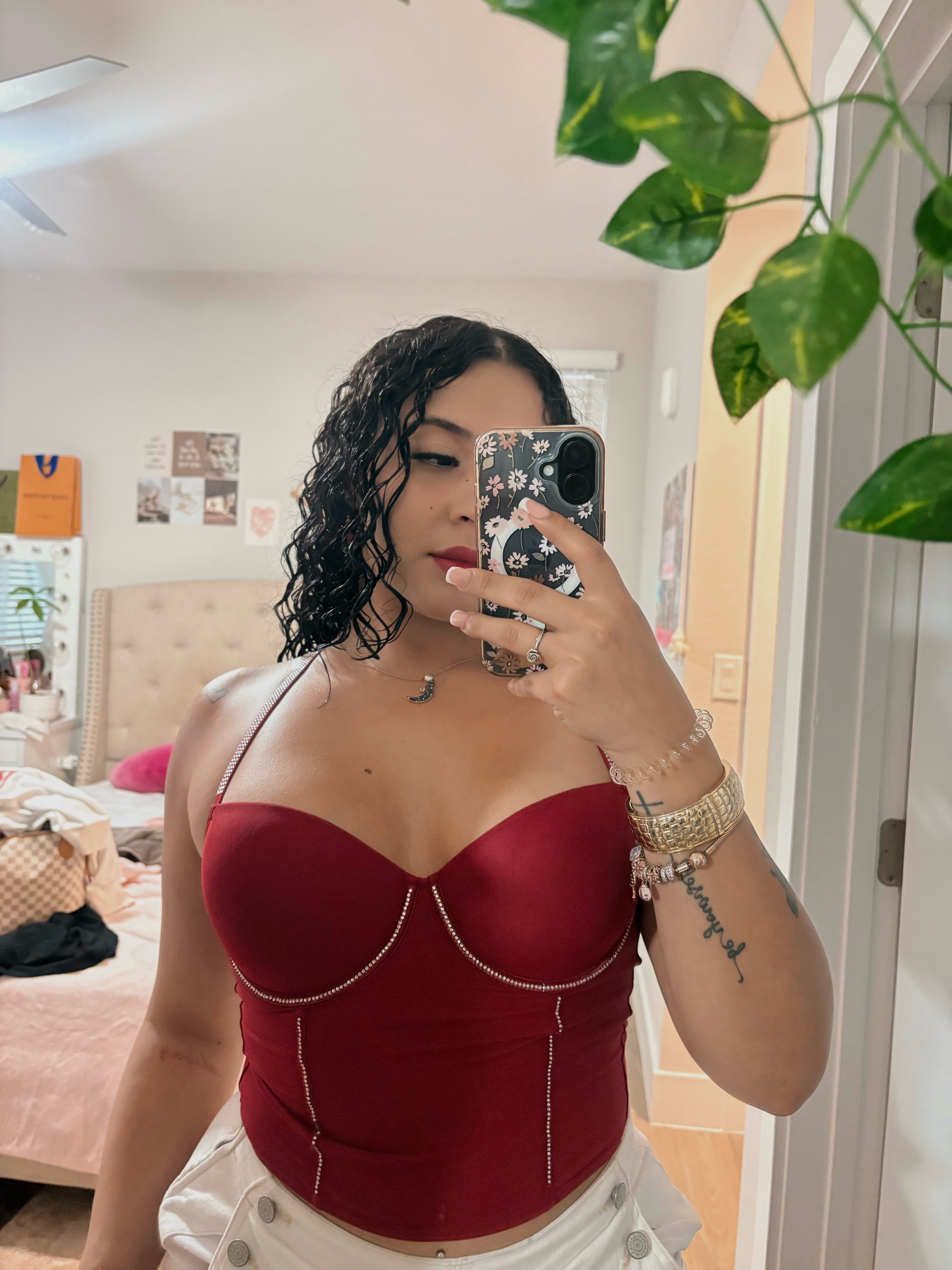 @𝐌𝐄𝐑𝐋𝐎𝐀𝐍𝐈𝐈 🍷