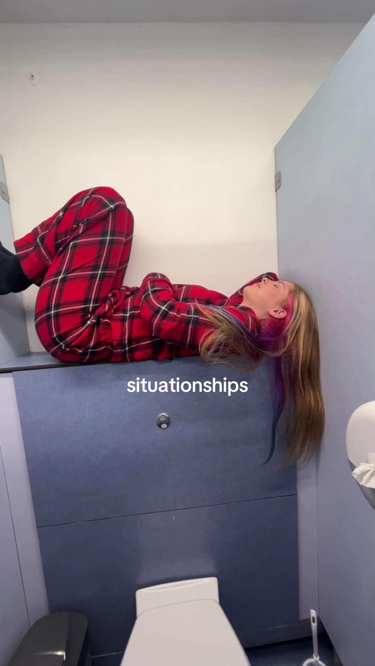 @𝑒𝓁𝑜𝒾𝓈𝑒