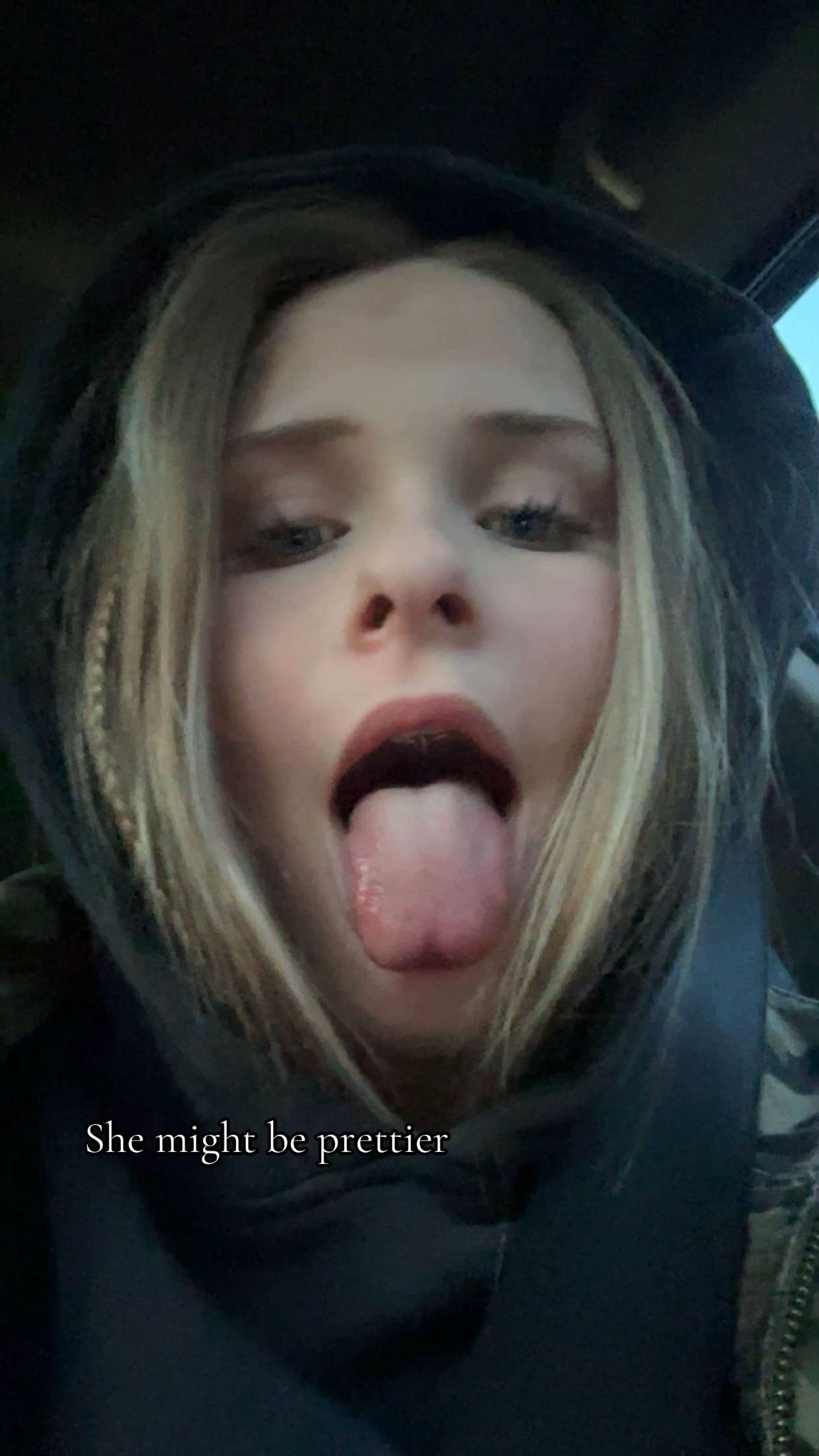 @👸🏼🏎️