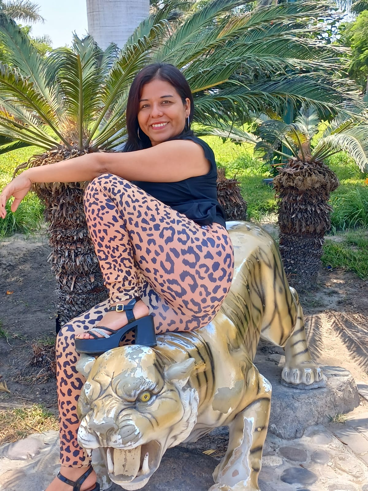 @CARMEN ROSA LEONCITA SOLTERITA