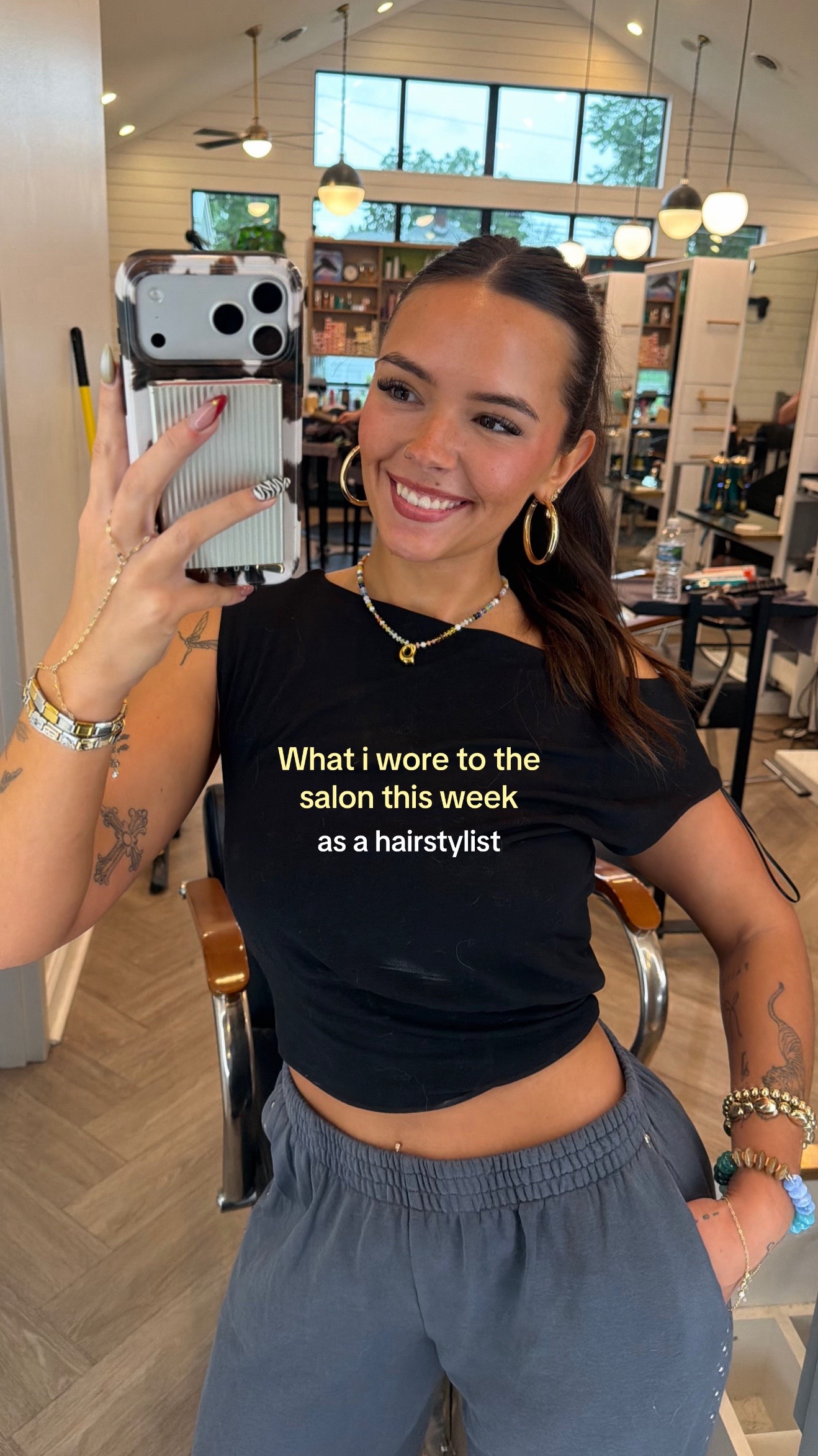 @Ry โ
| IN Hairstylist