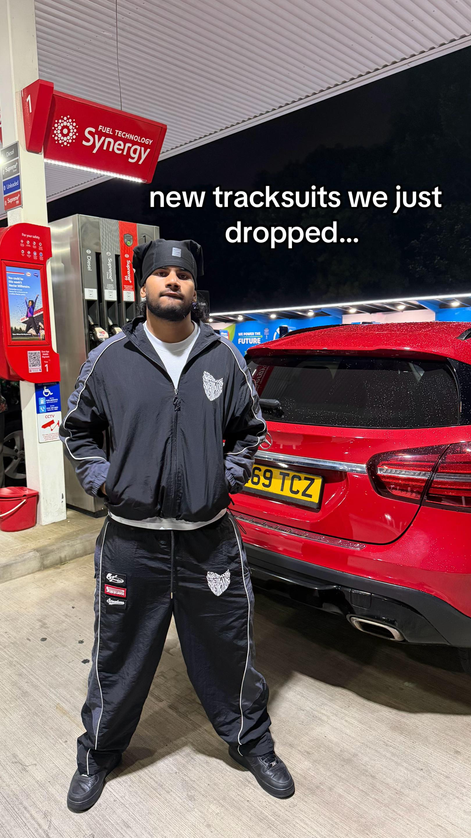 @SCREWLOOSE