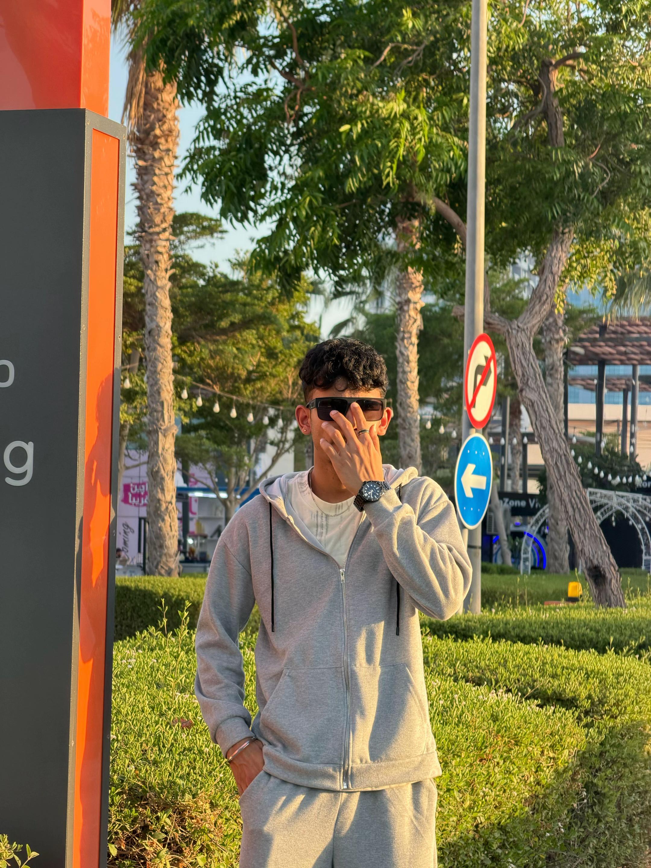 @M.R Suzal🤷