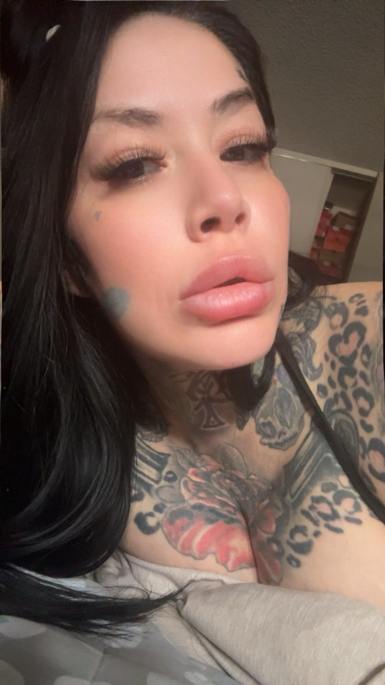 @2prettyniniluv