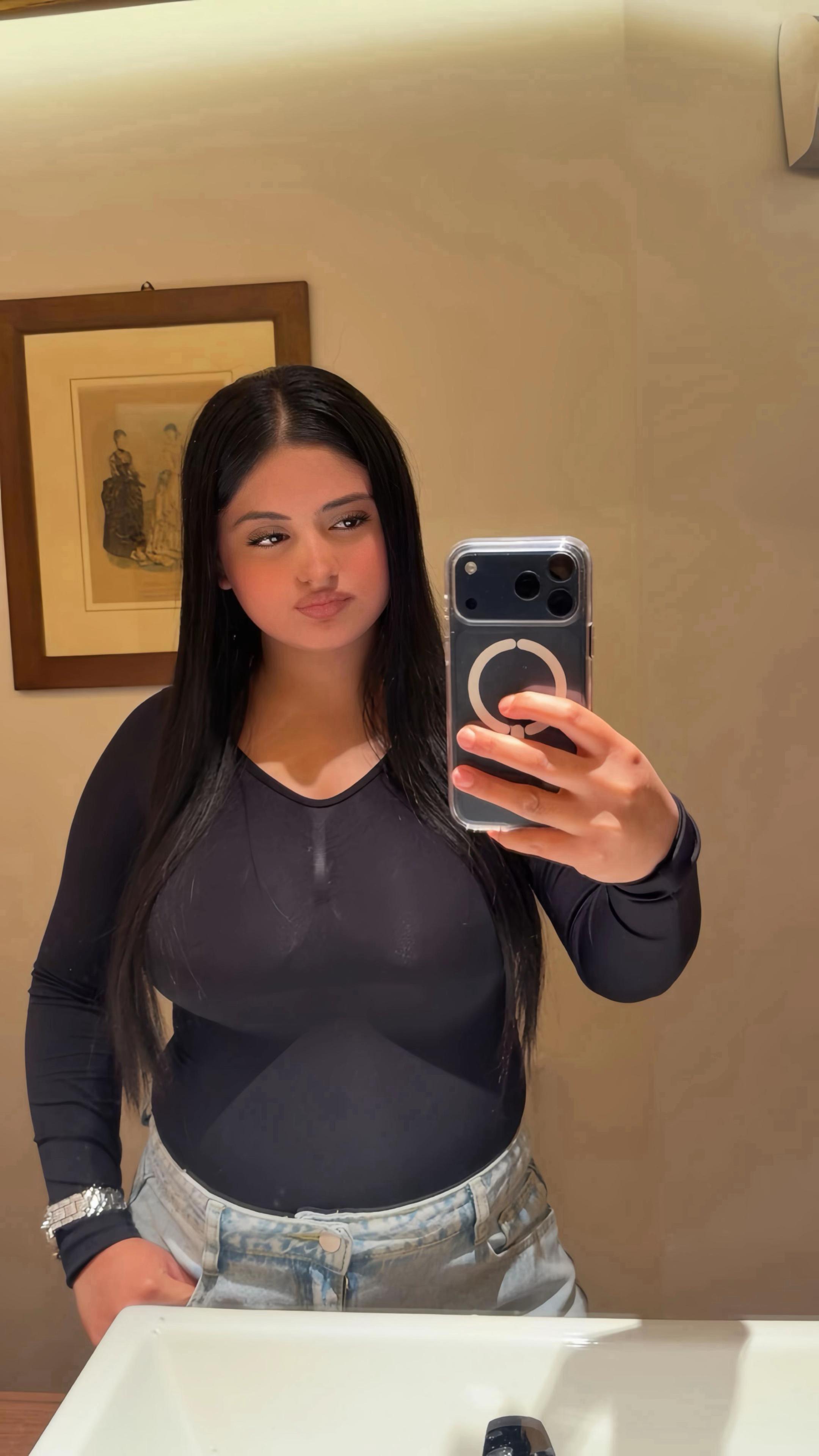@𝐌