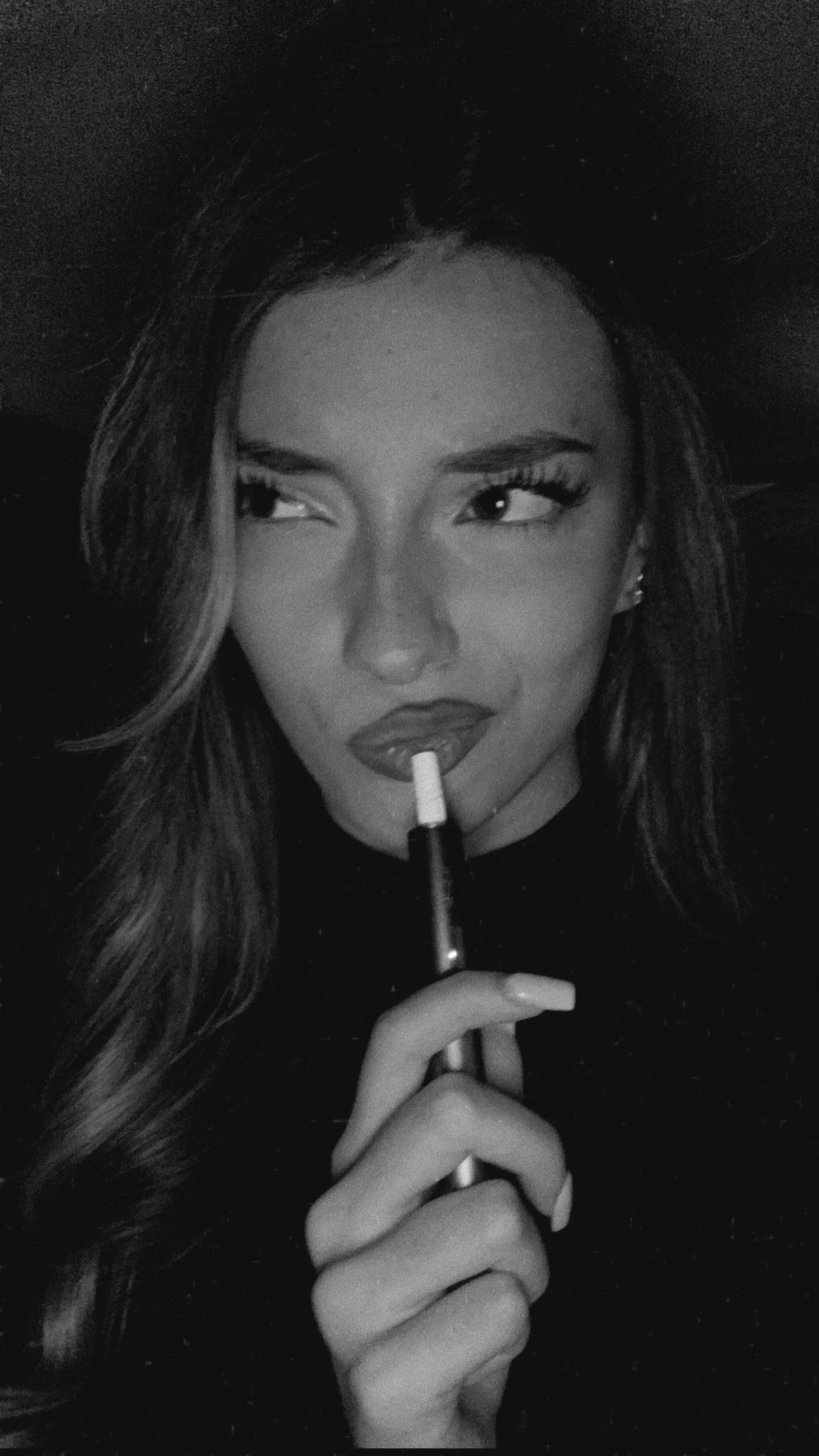 @Giuliana Cassar&aacute;