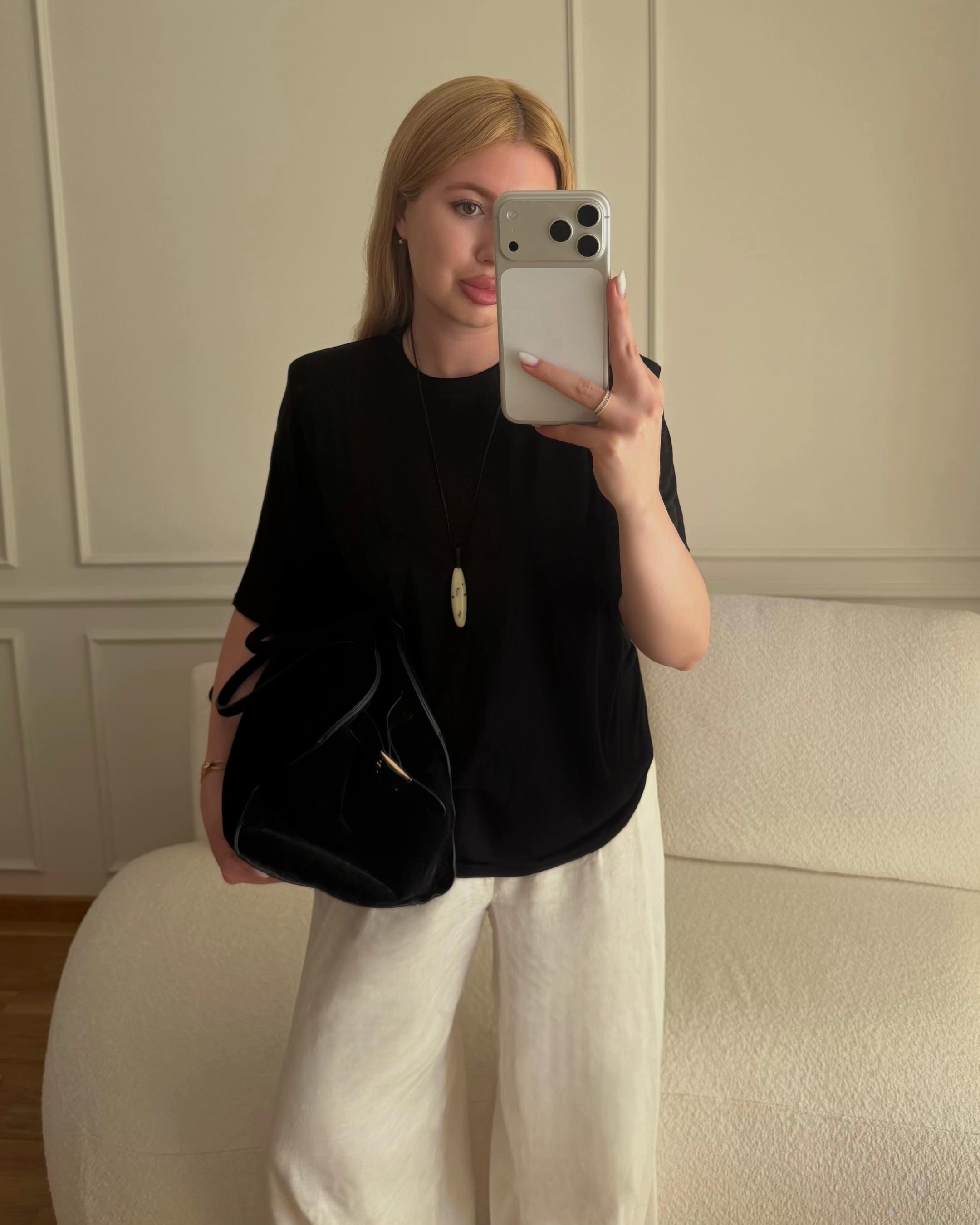 @Ellie 🤎 Minimal style 🧥 UGC