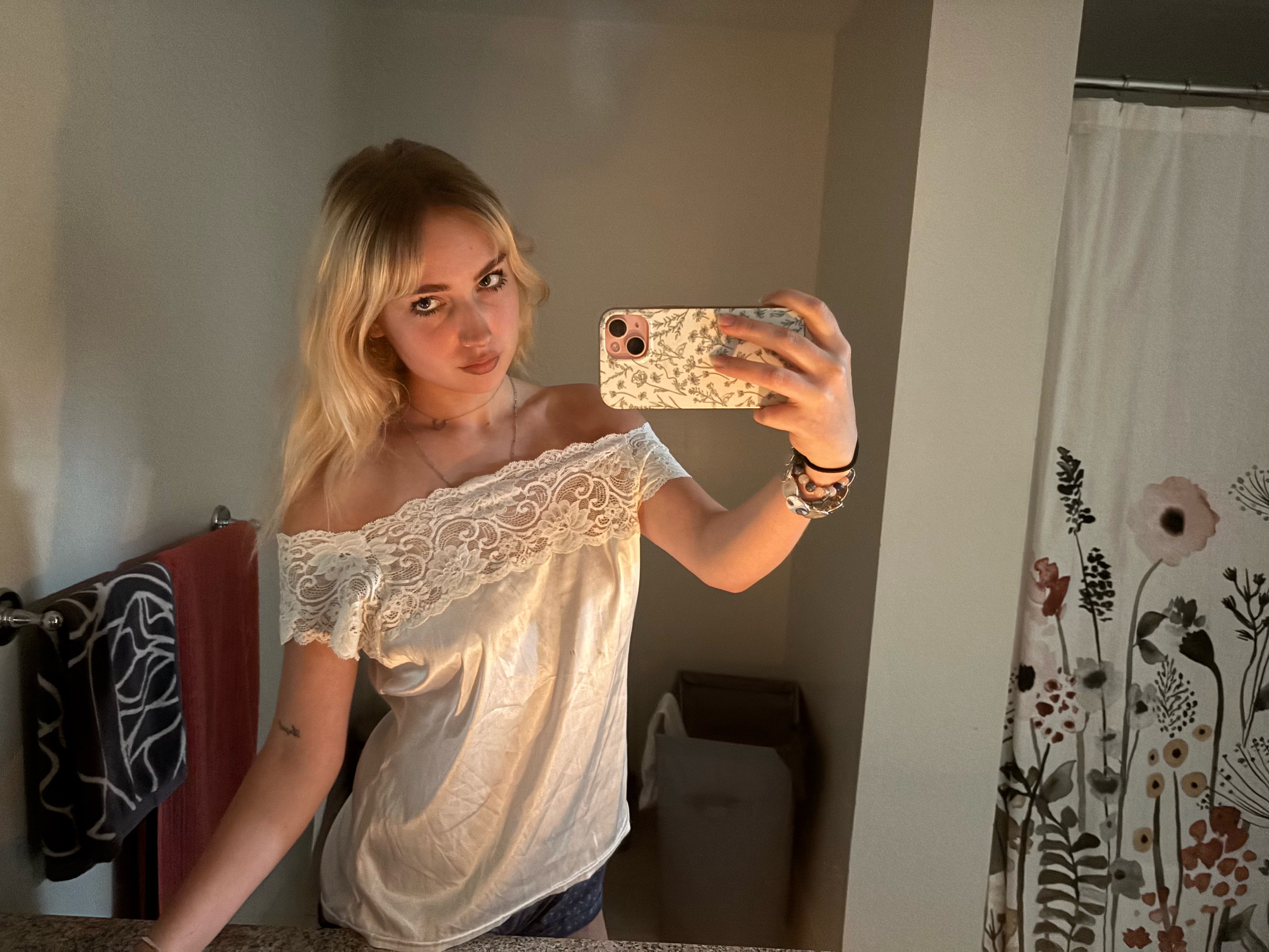 @beruria_