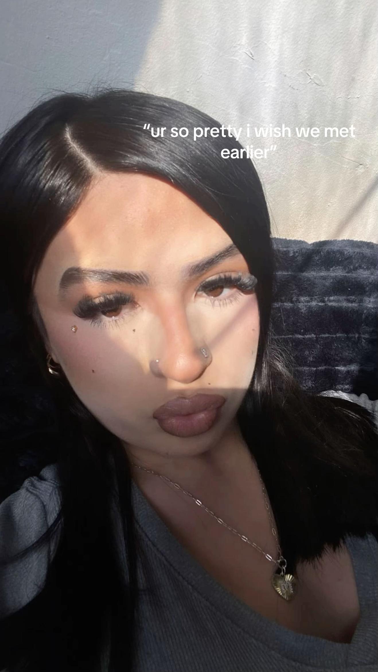 @🫂