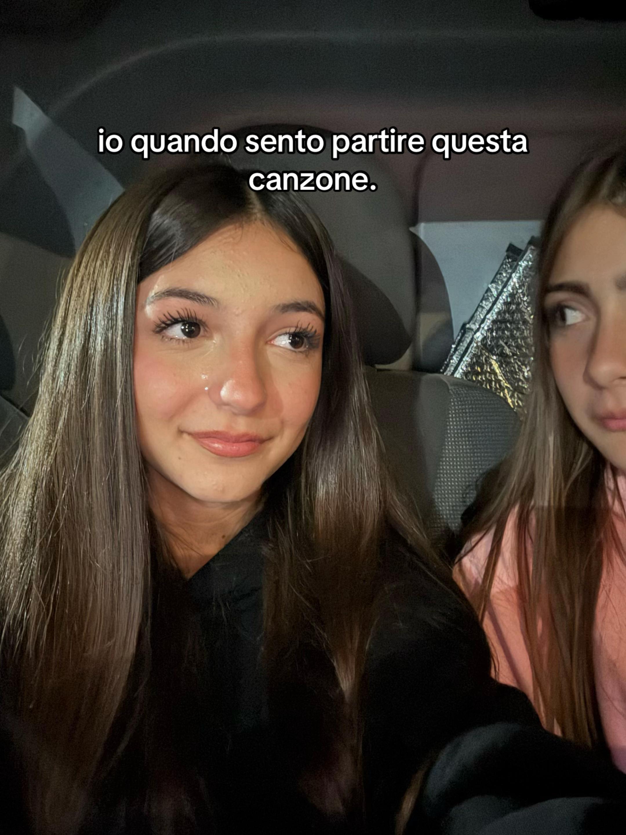 @nicoleefoiss