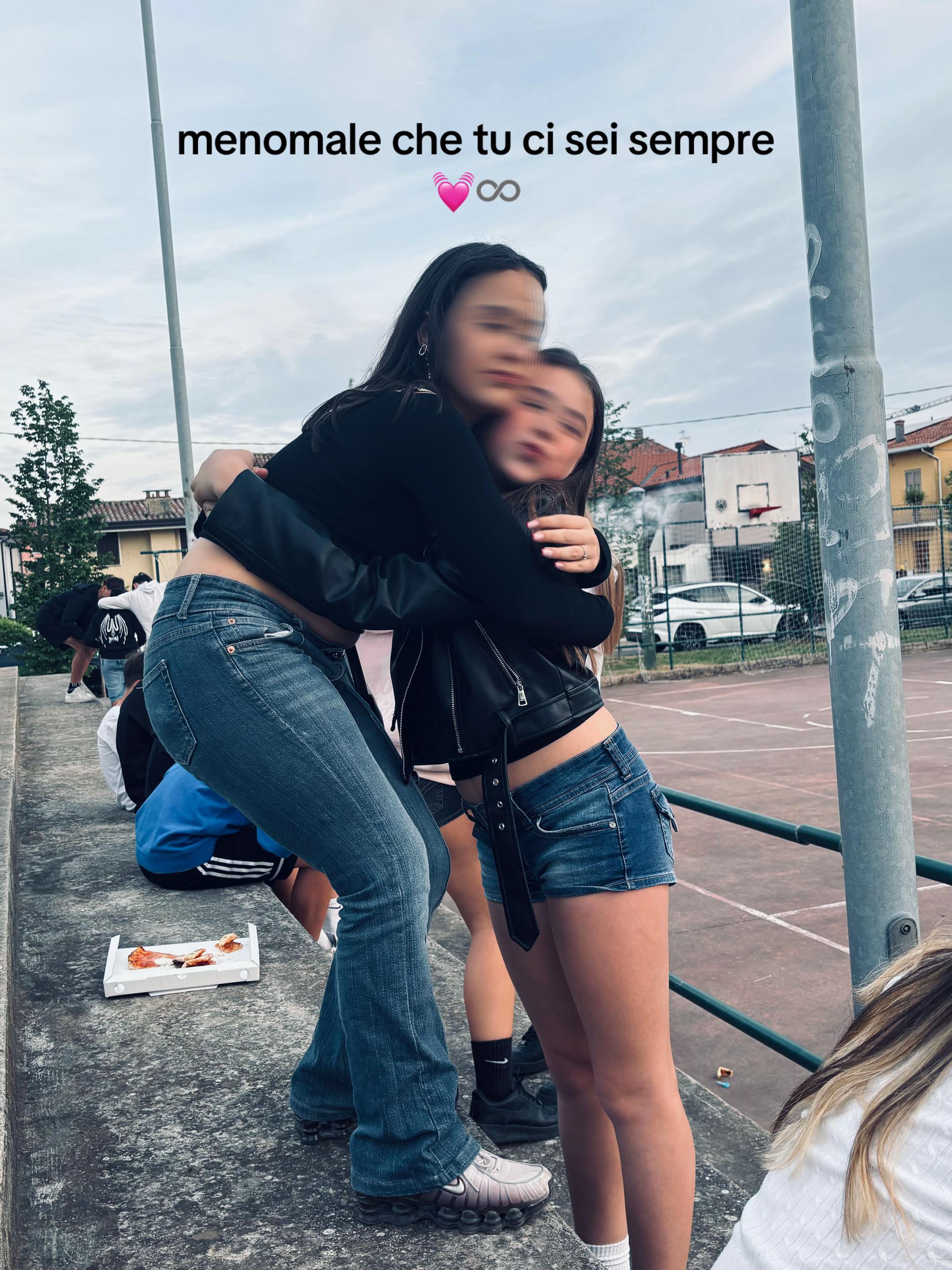 @⃟