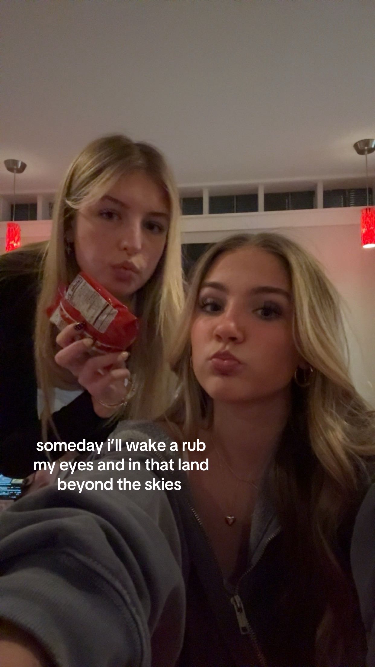 @willubemysneakylink