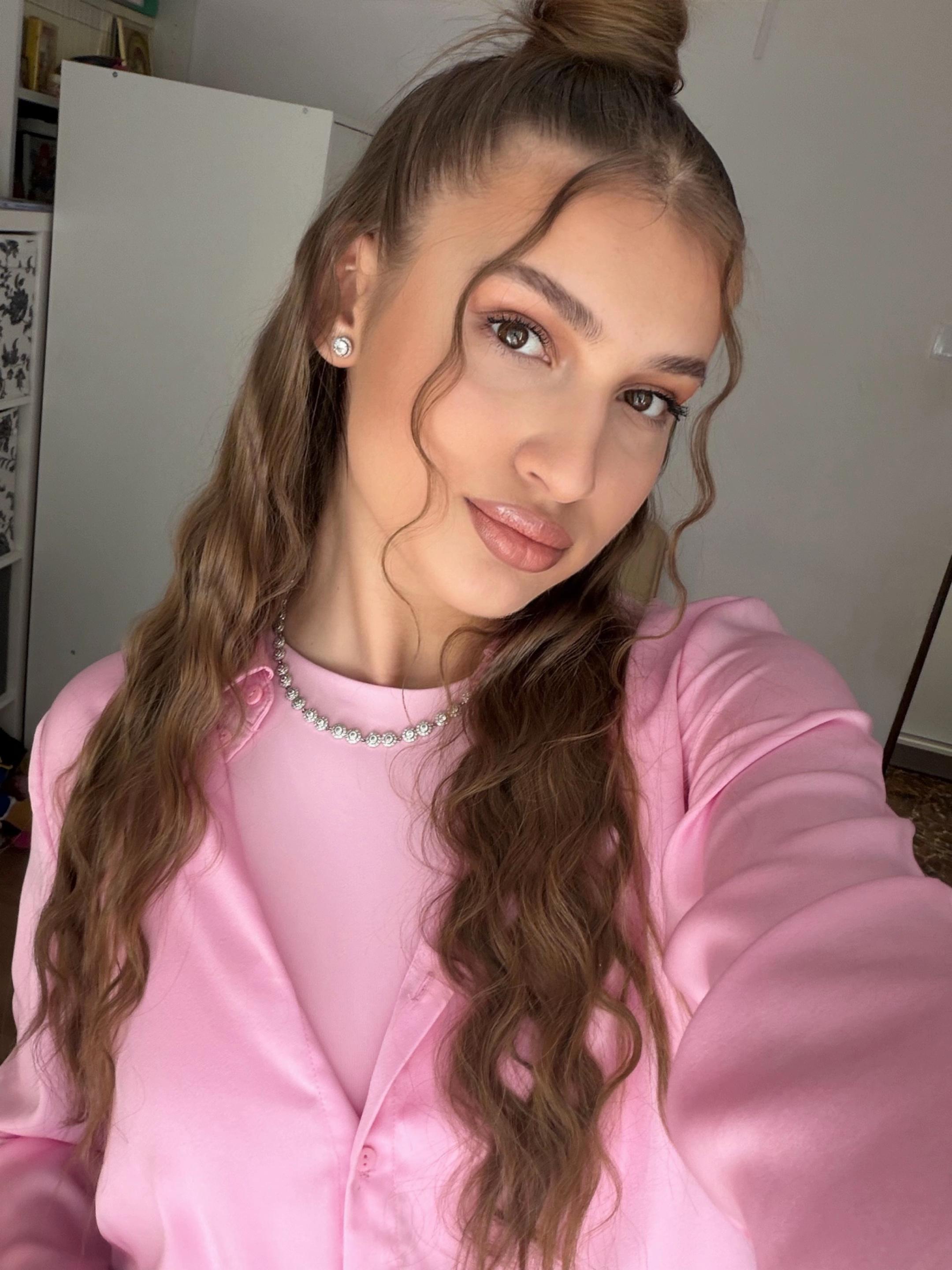 @𝓜𝓪𝓻𝓪
