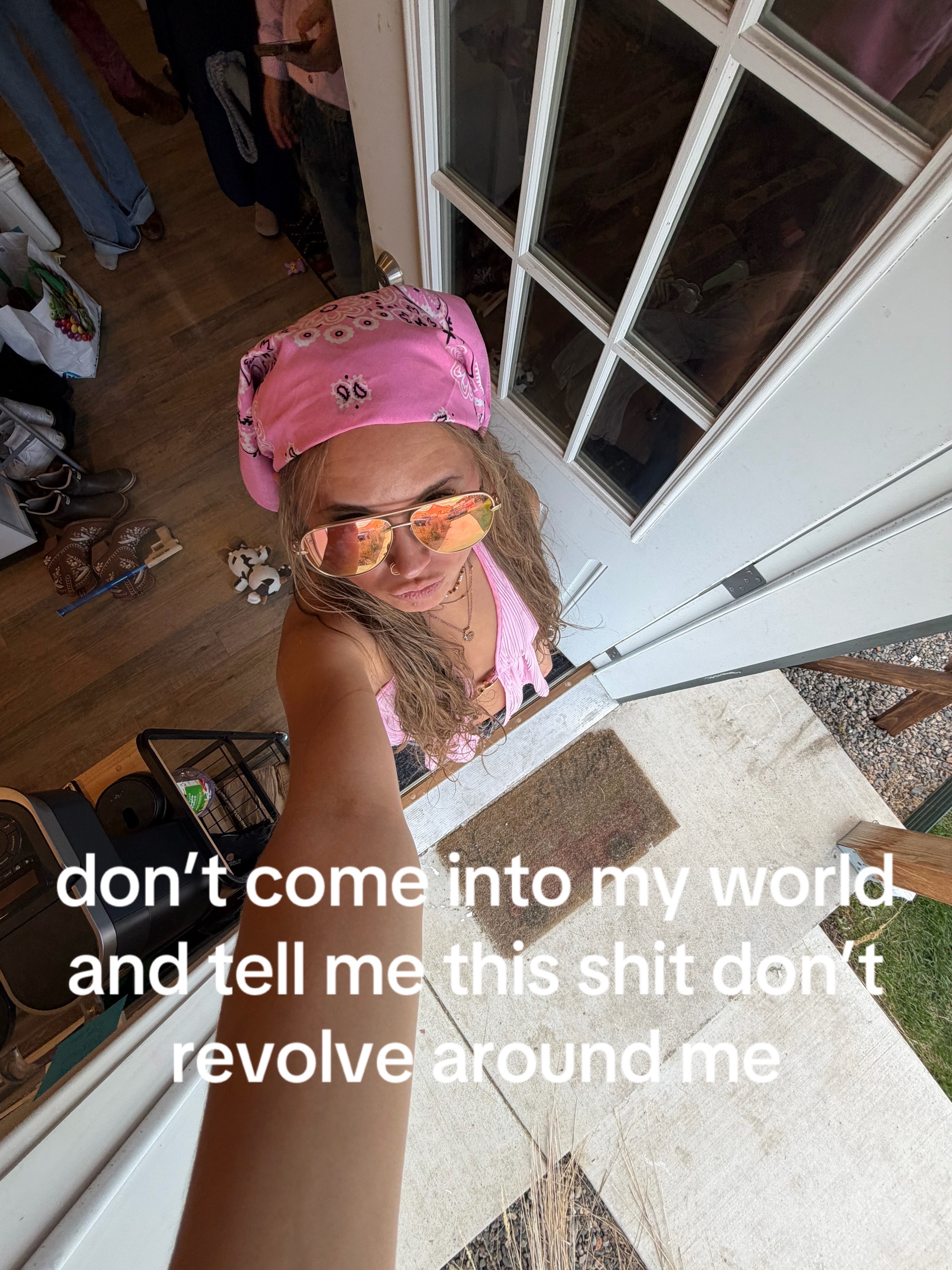 @petite.hippie