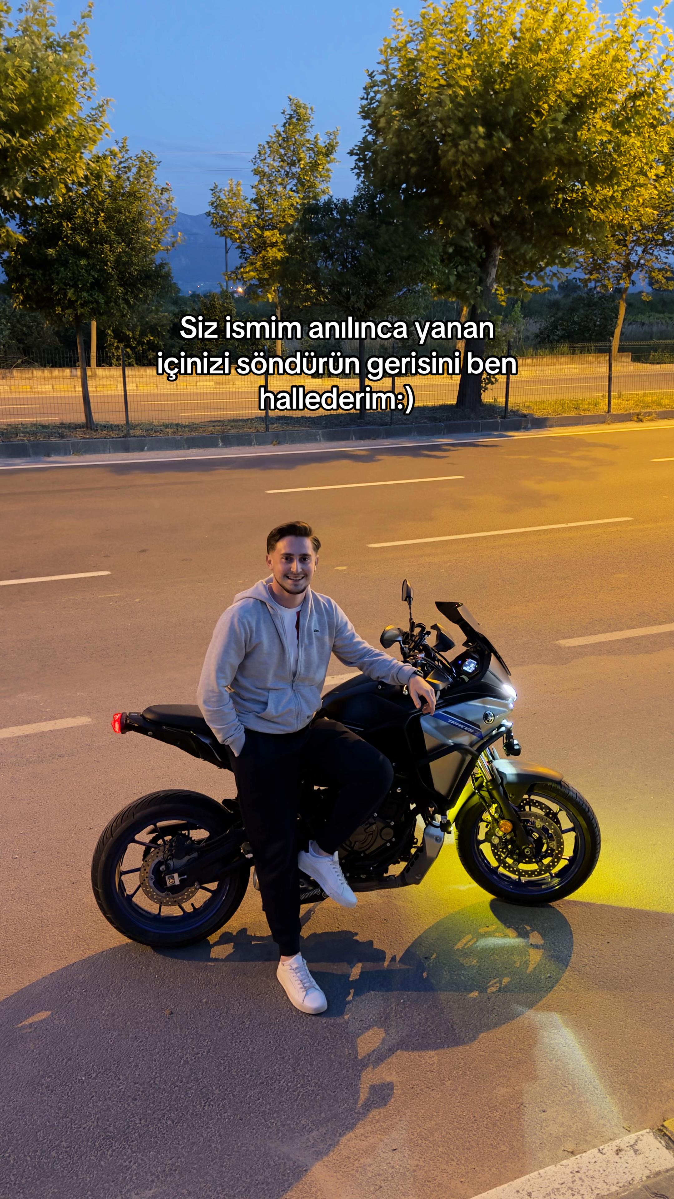 @𝐄𝐀