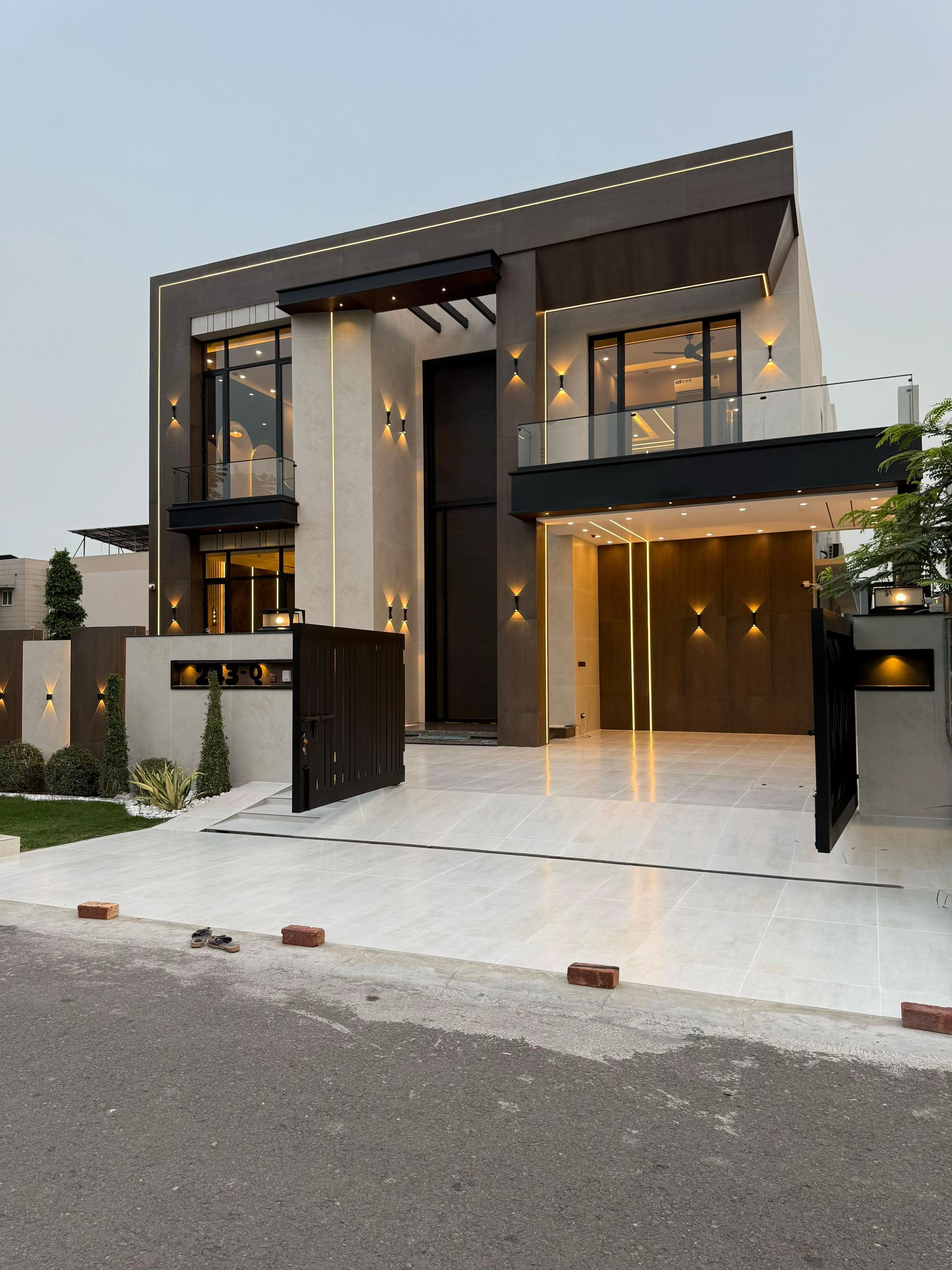 @Iconic Homes DHA