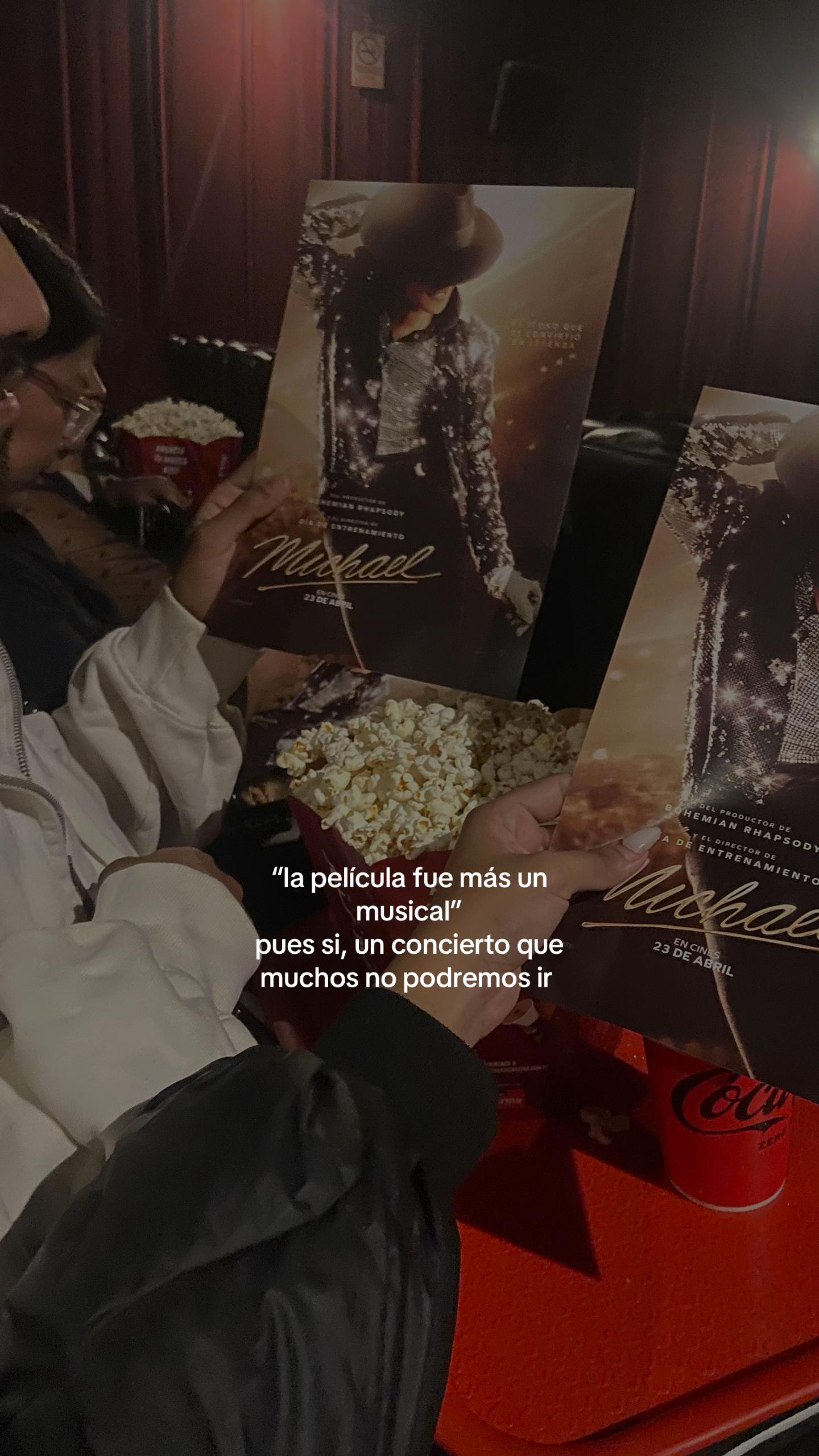 @roxxxi.gi